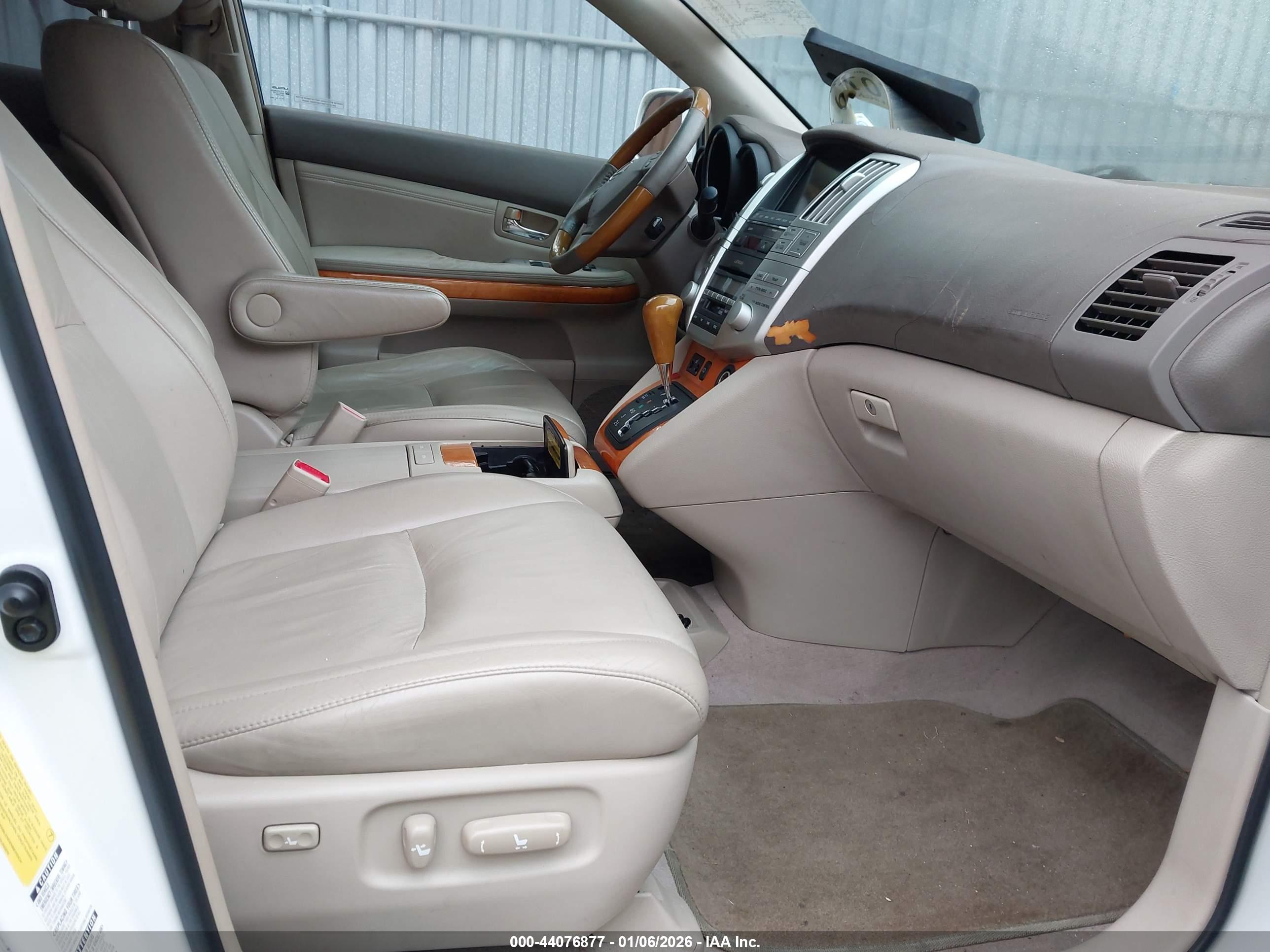 LEXUS RX image 5