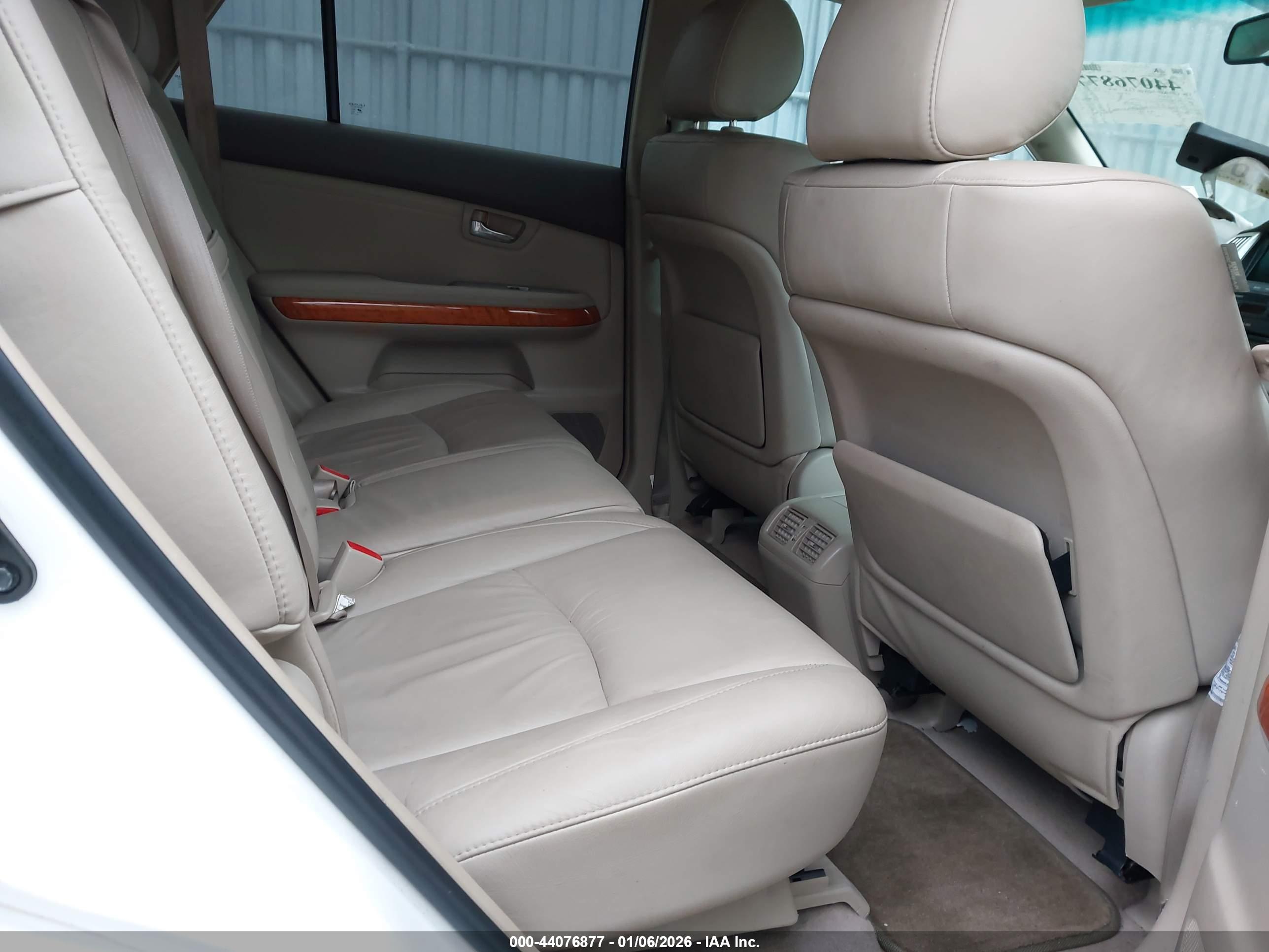 LEXUS RX image 8
