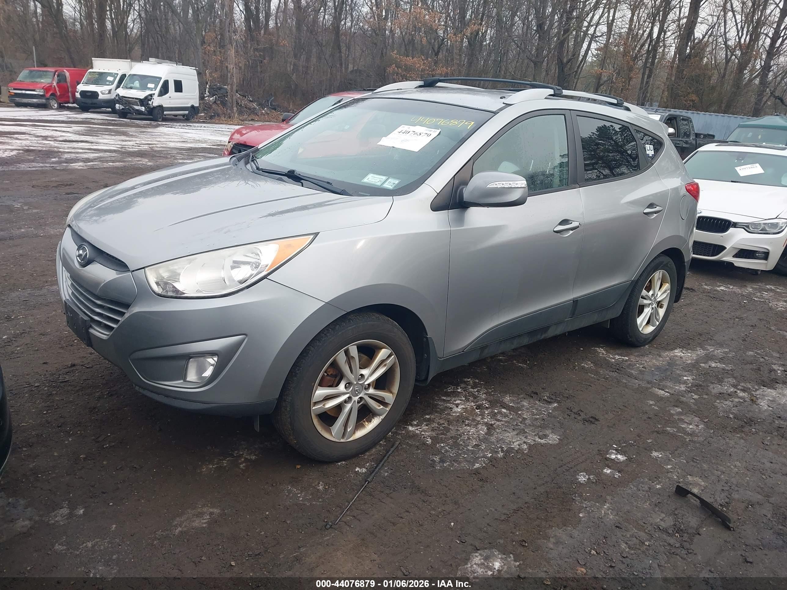 HYUNDAI TUCSON image 2