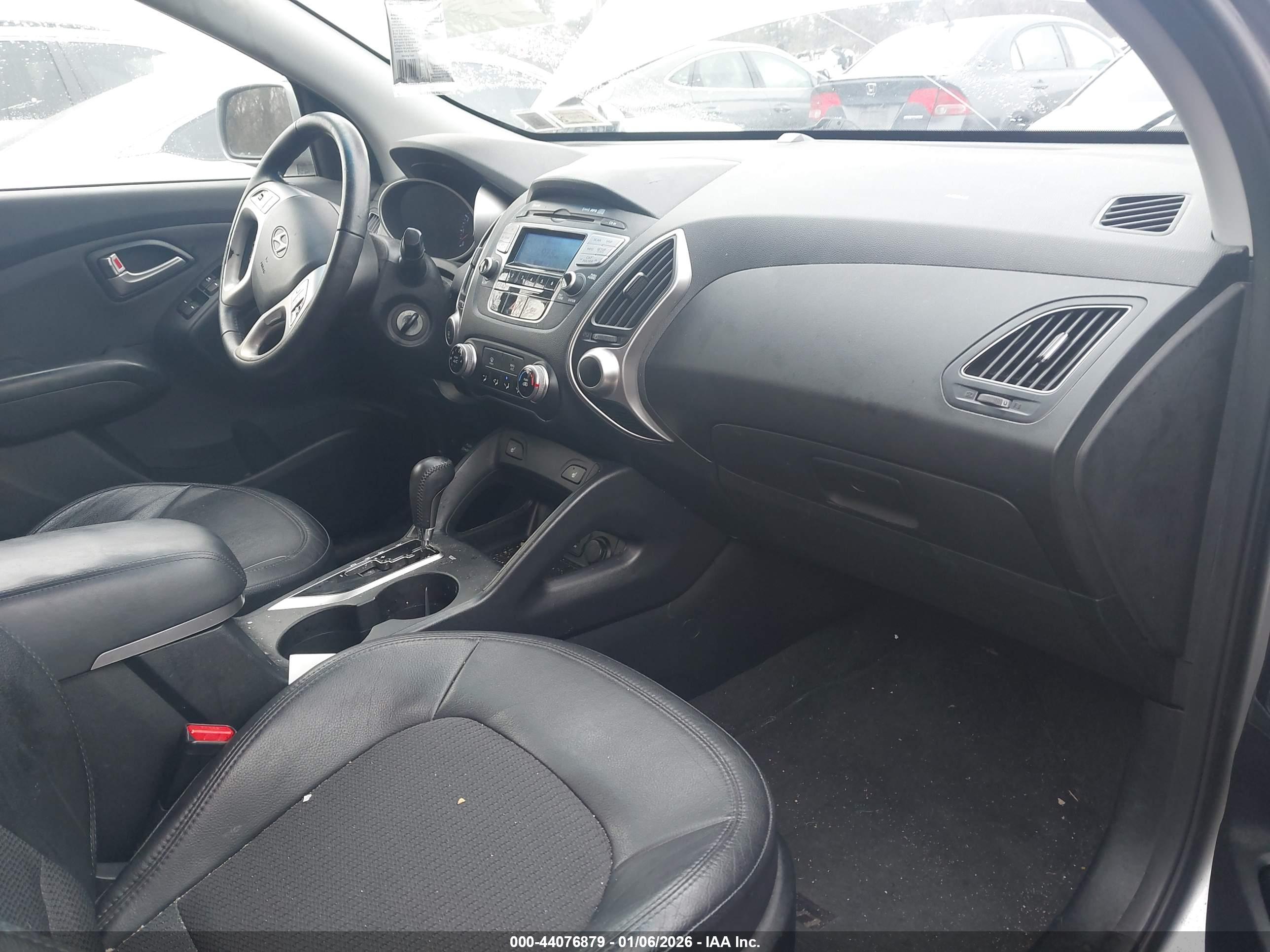 HYUNDAI TUCSON image 5
