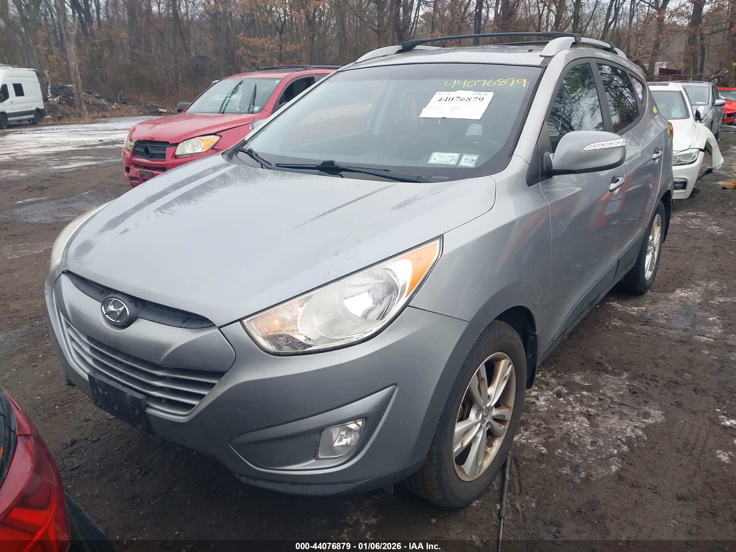 HYUNDAI TUCSON image 6