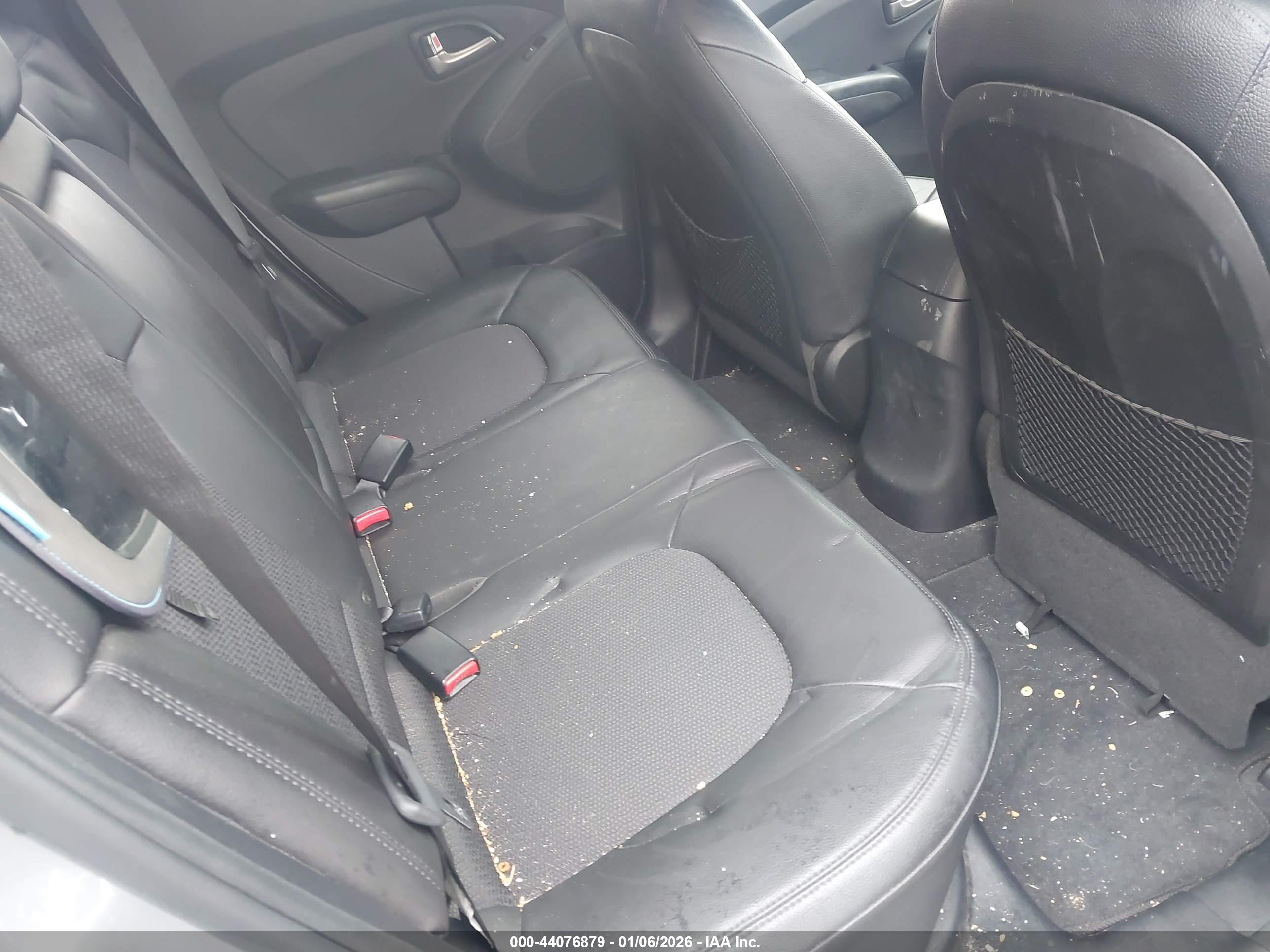 HYUNDAI TUCSON image 8
