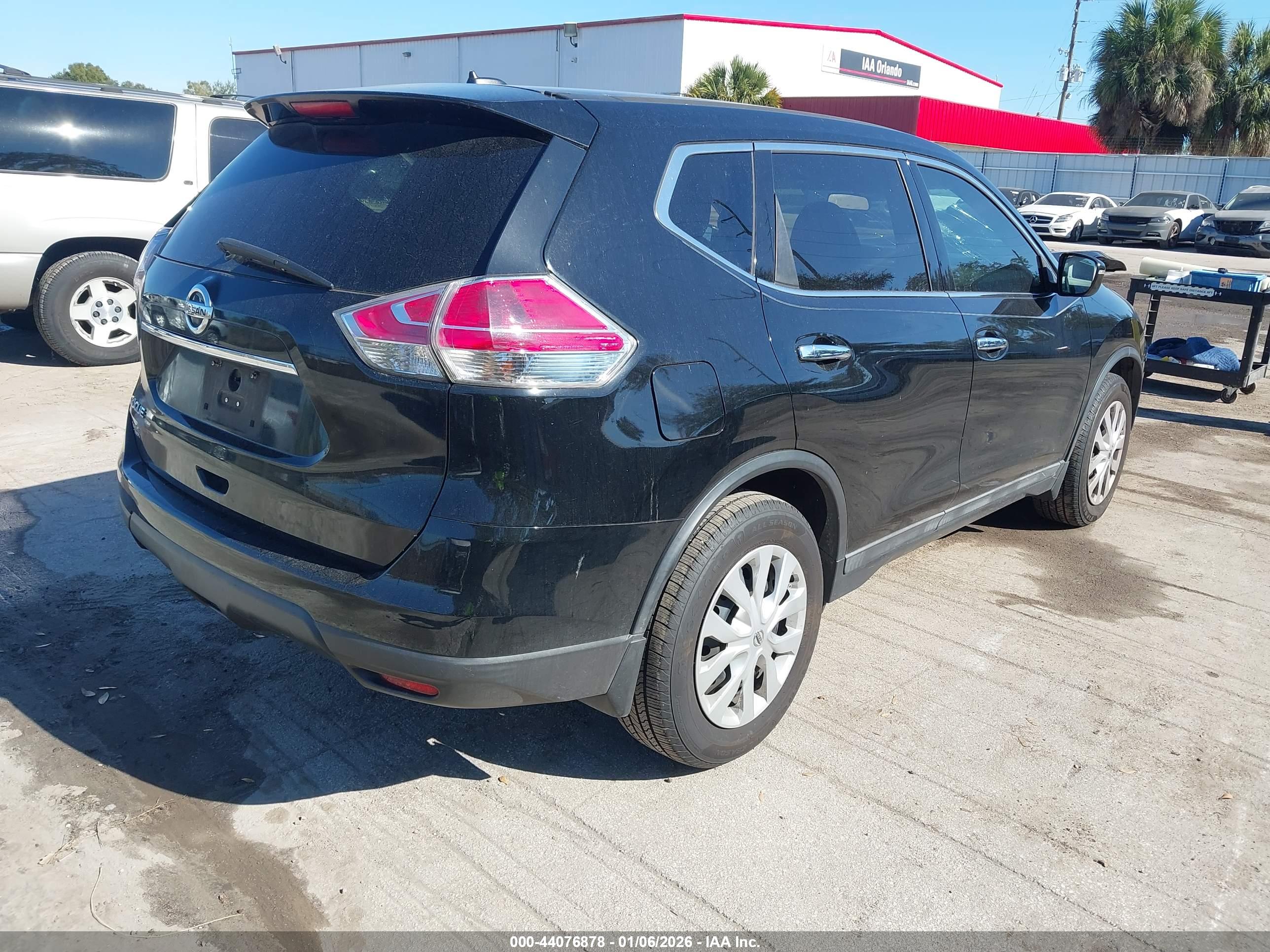 NISSAN ROGUE image 4