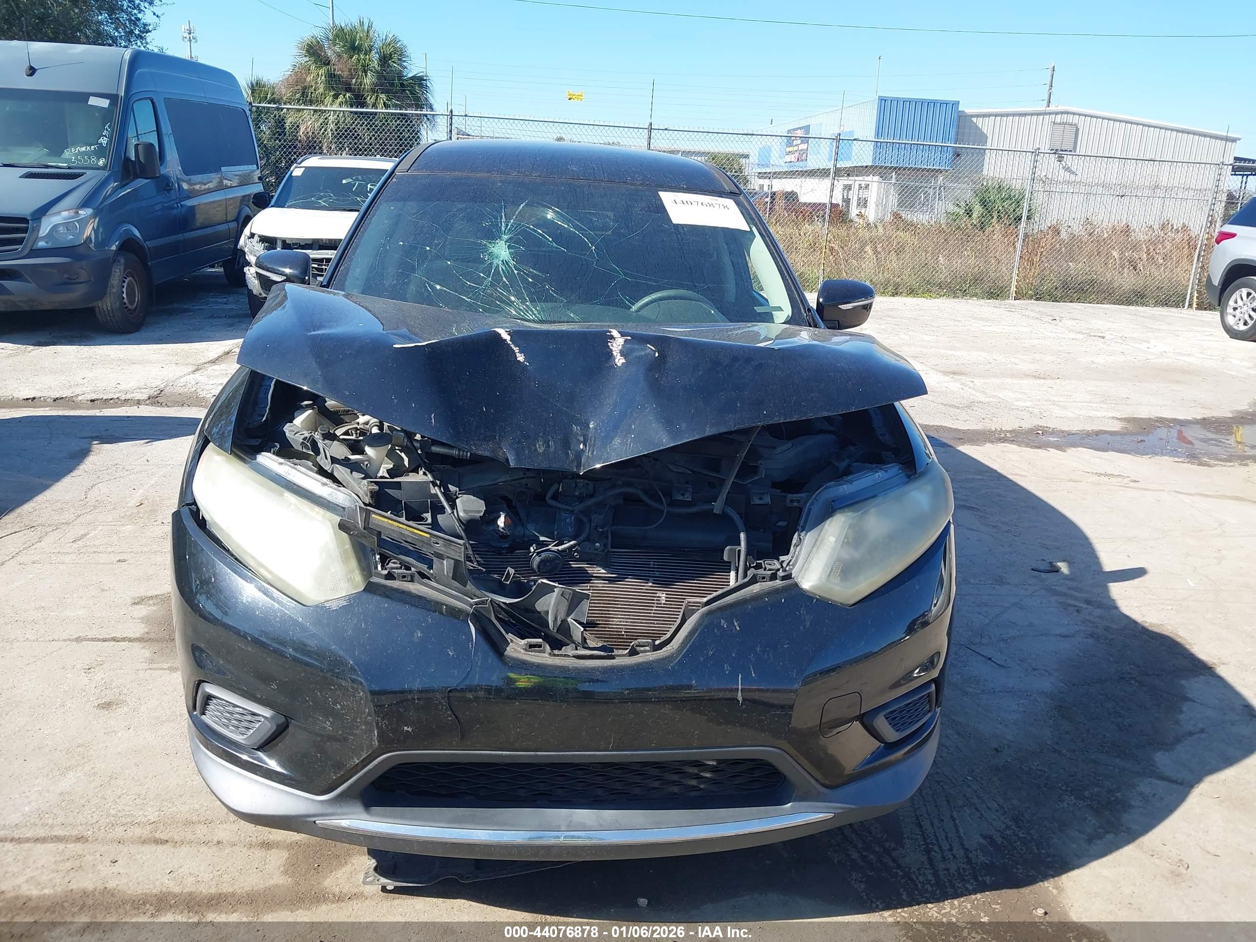NISSAN ROGUE image 6