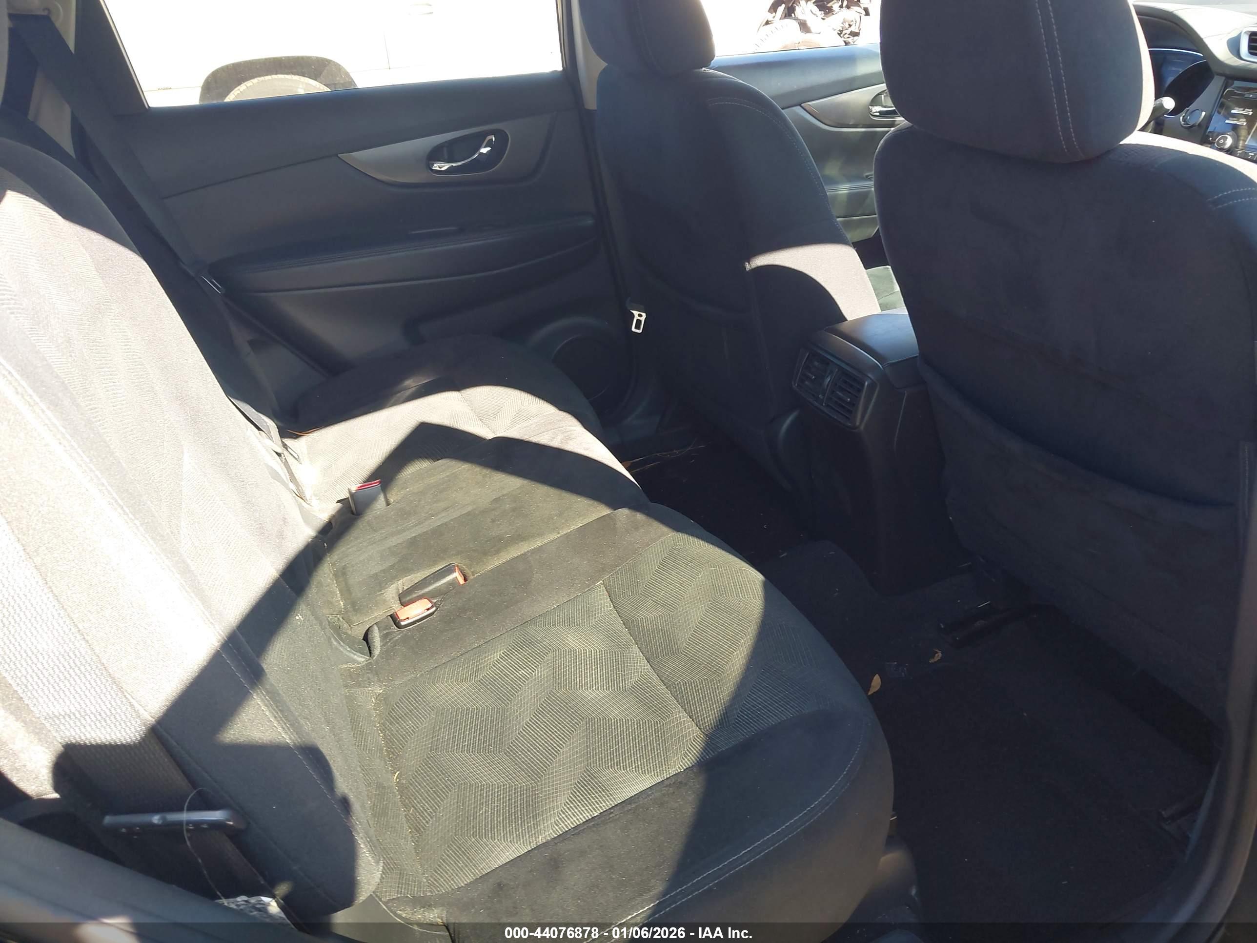 NISSAN ROGUE image 8
