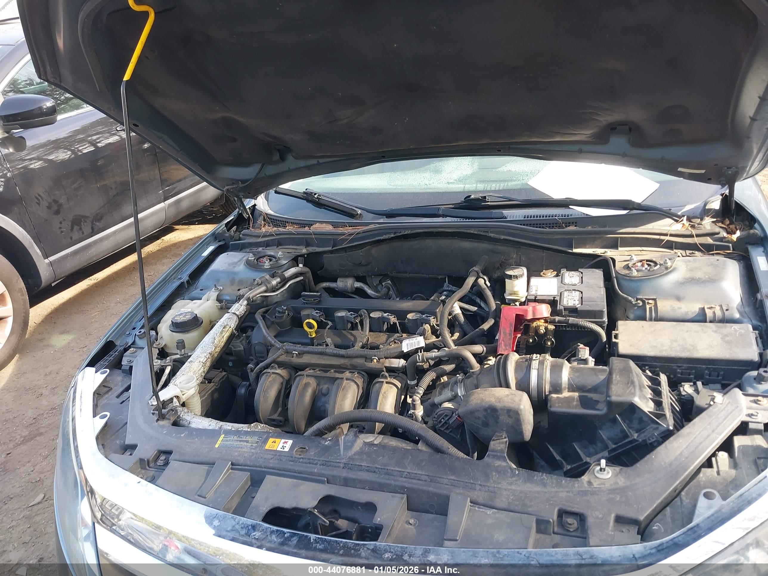FORD FUSION image 10