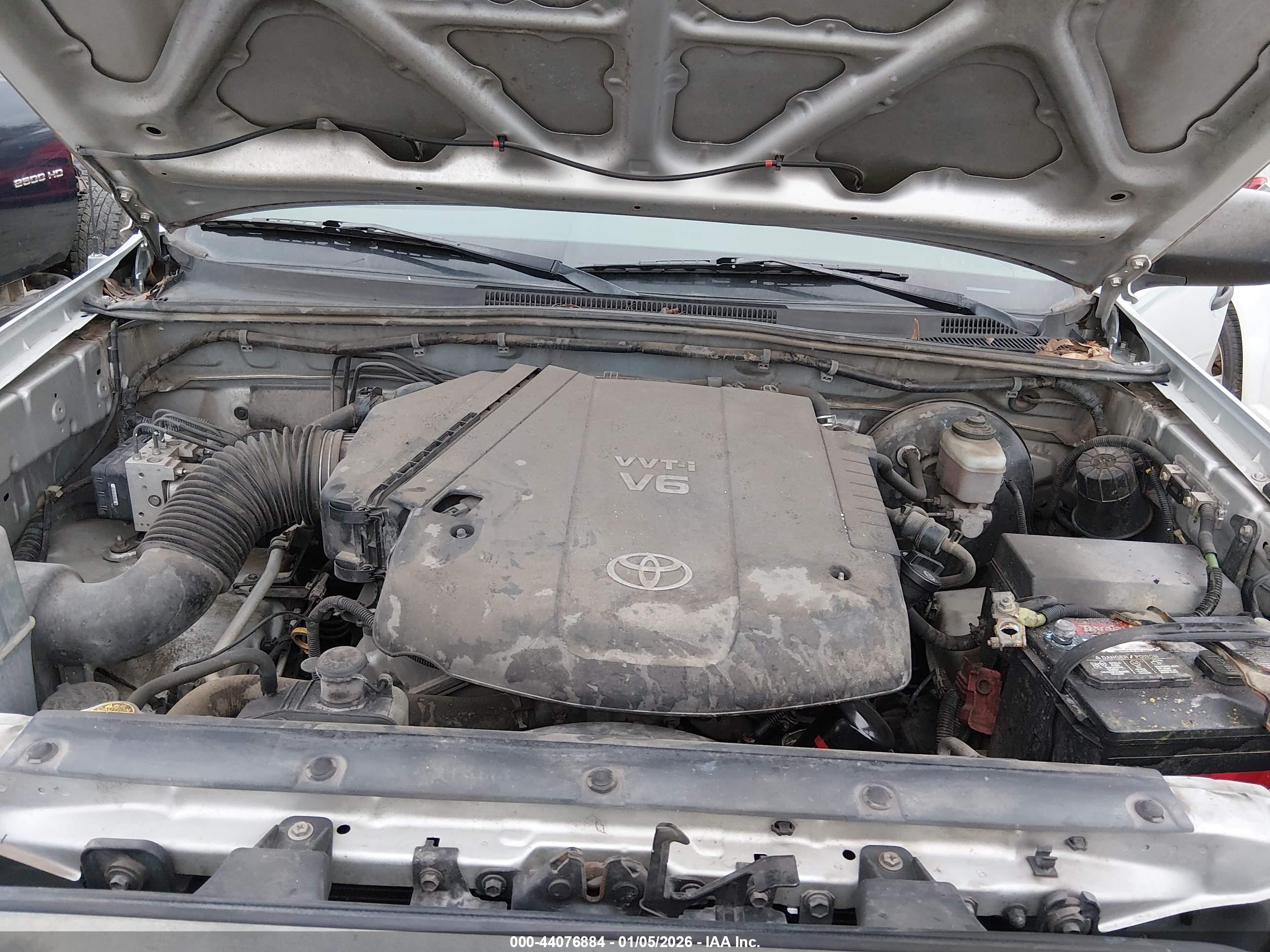 TOYOTA TACOMA image 10