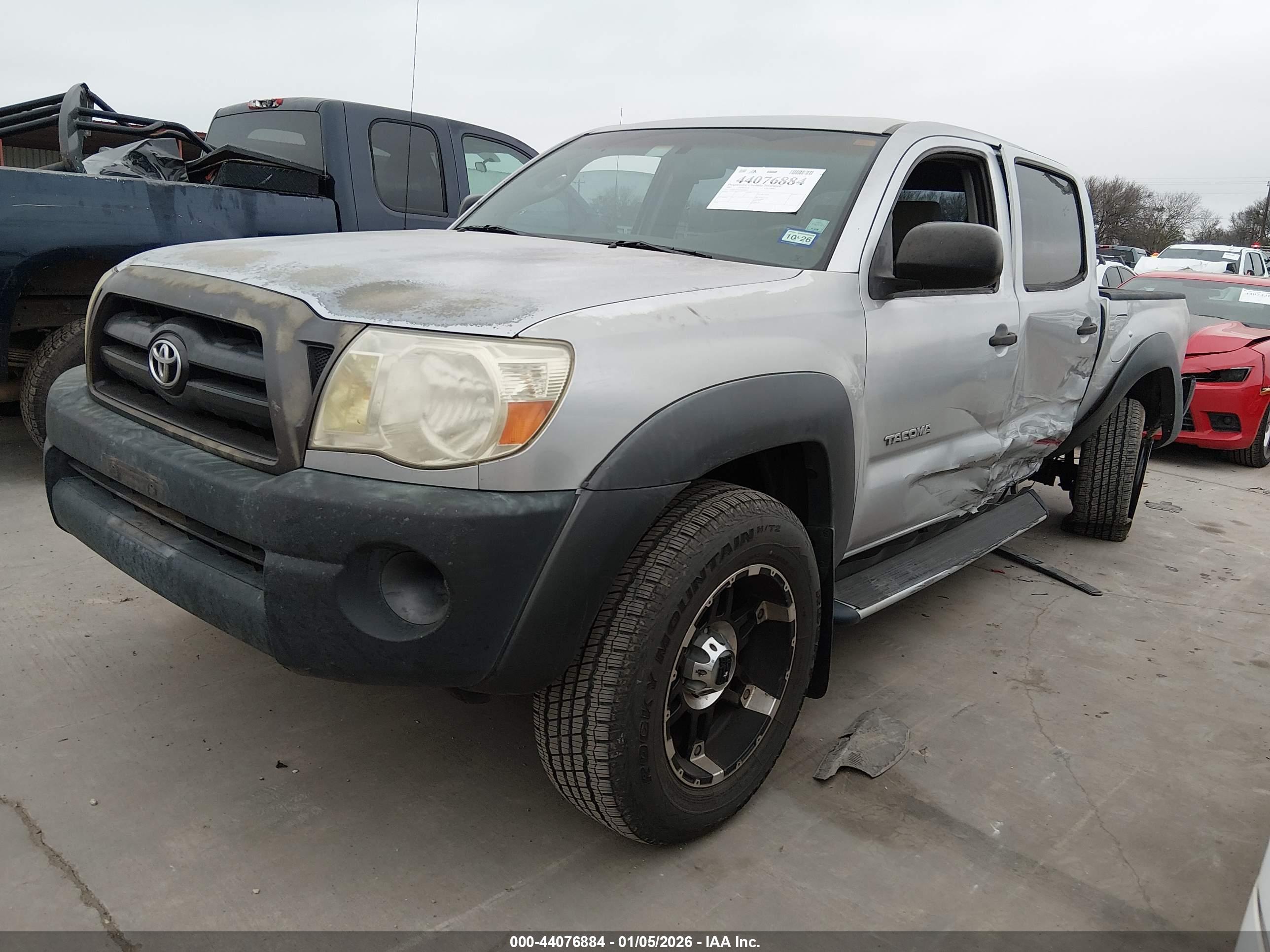 TOYOTA TACOMA image 2