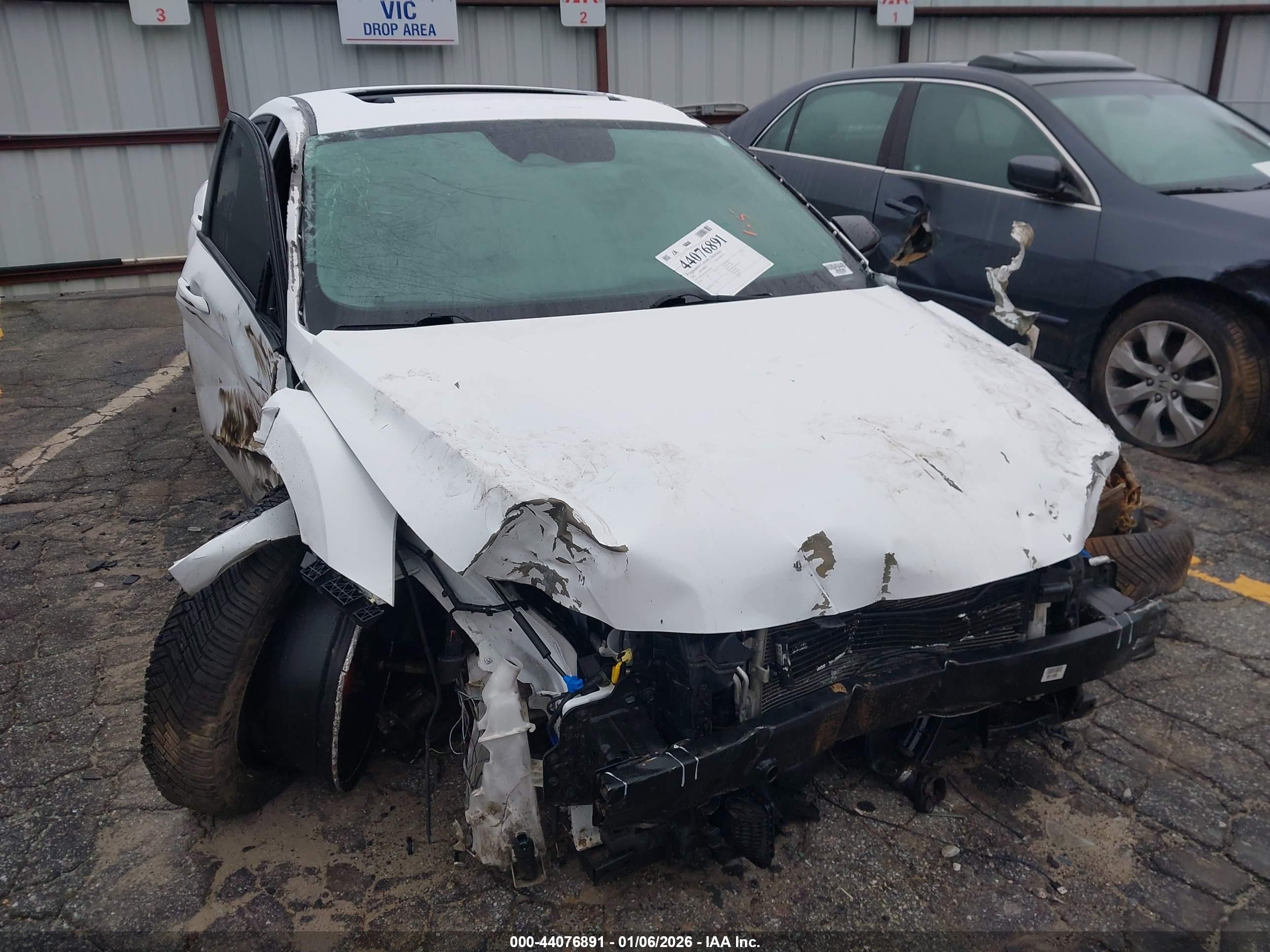 HYUNDAI ELANTRA image 6