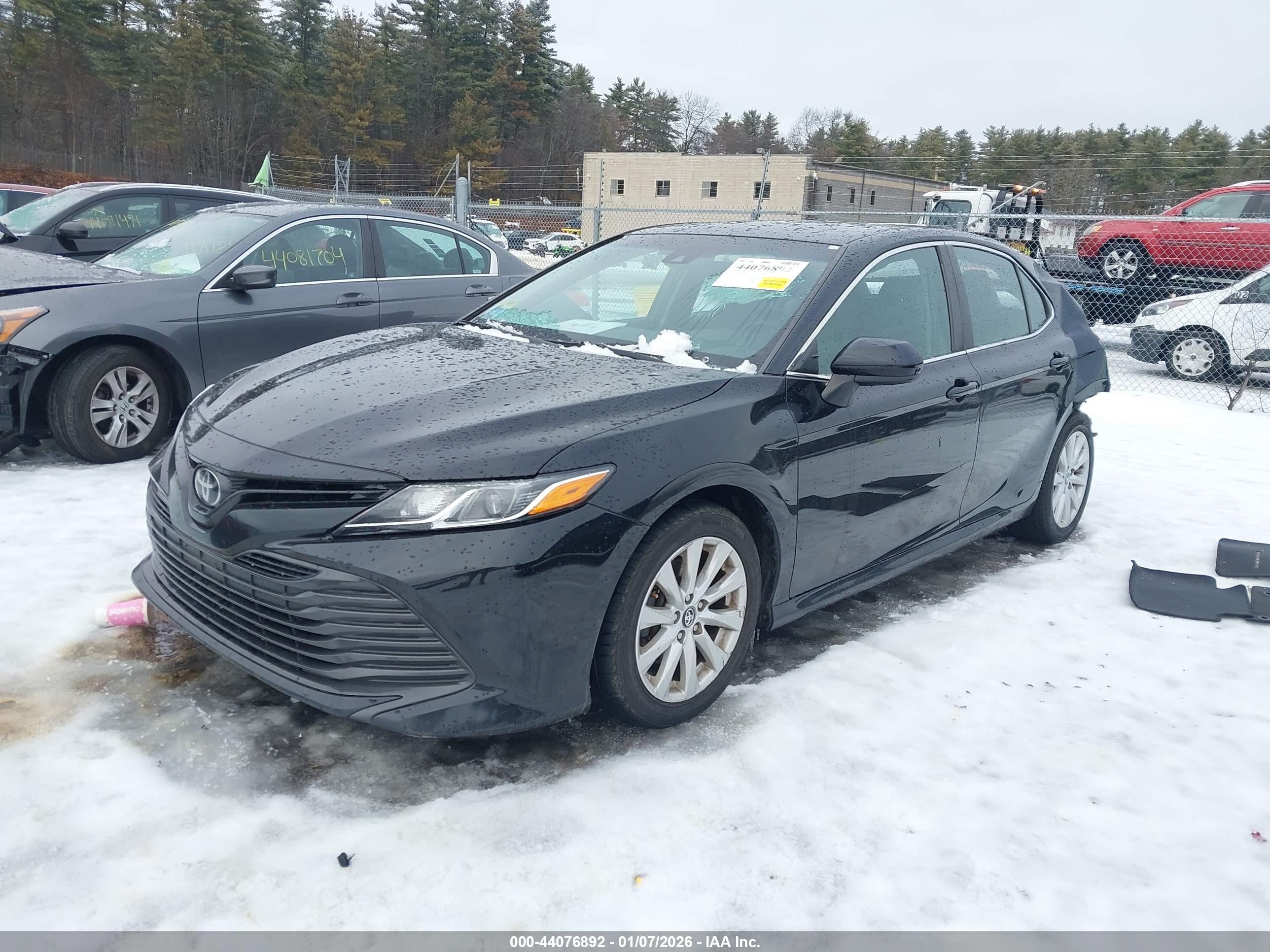 TOYOTA CAMRY image 2