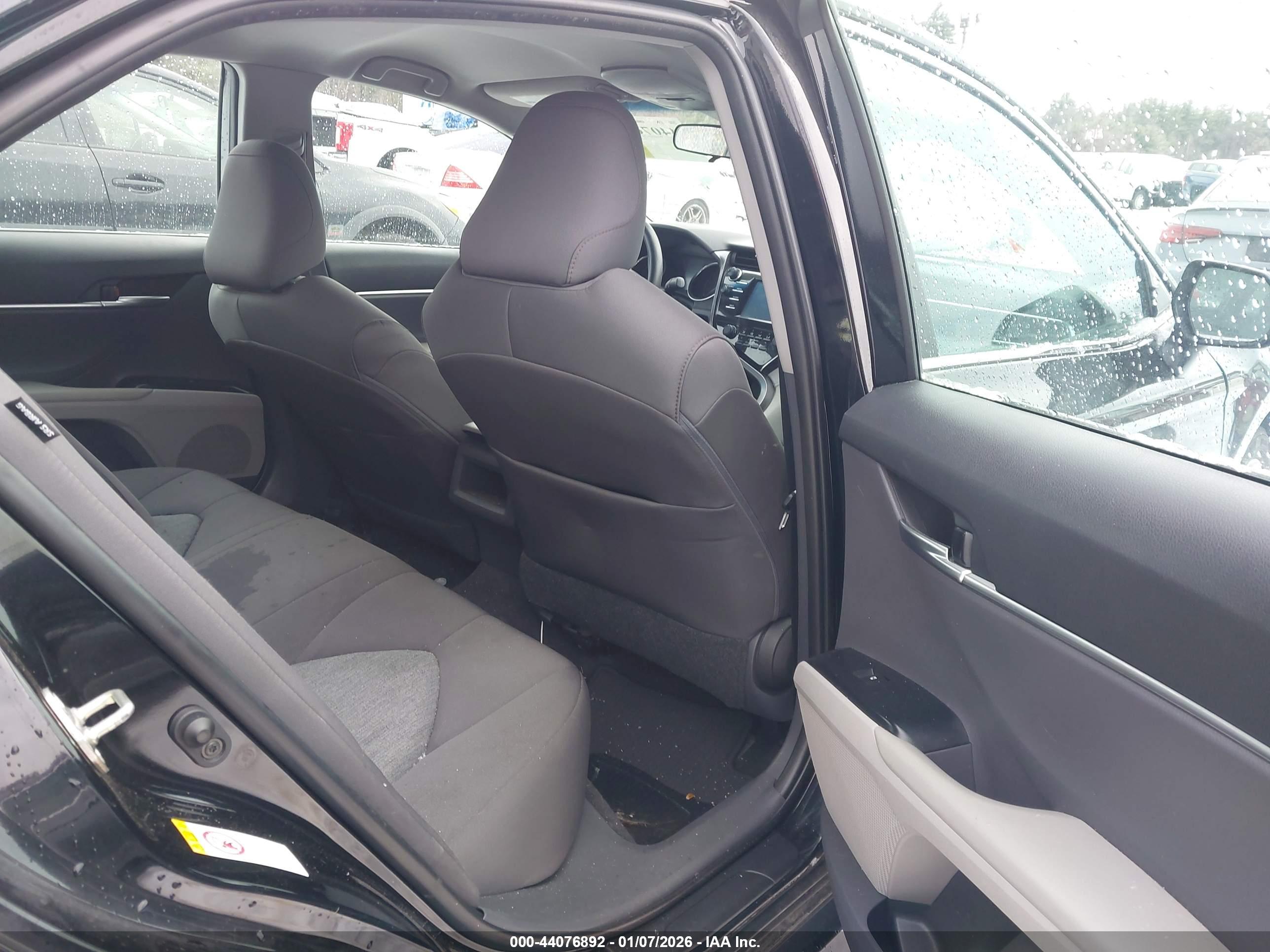 TOYOTA CAMRY image 8