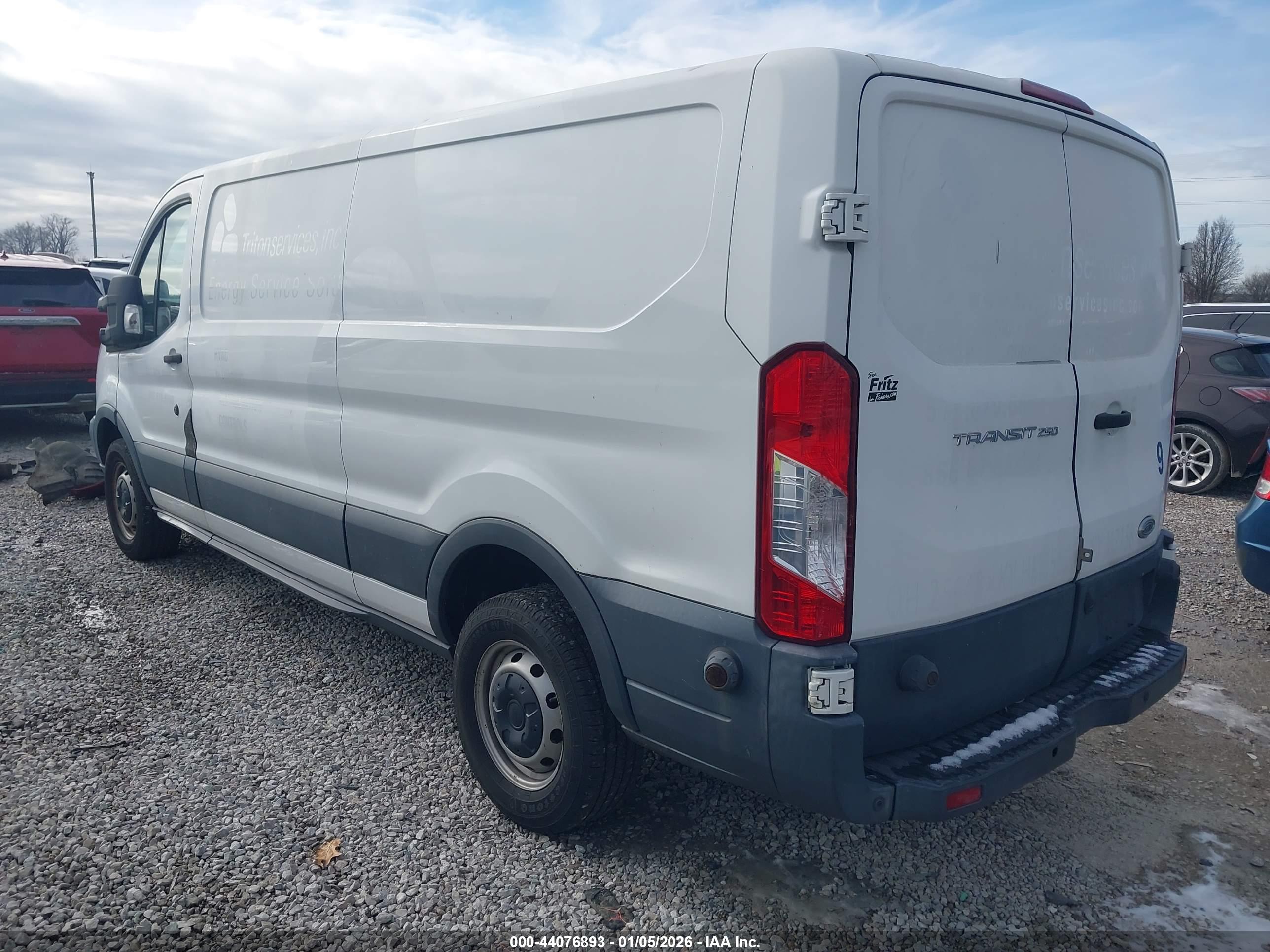 FORD TRANSIT-250 image 3