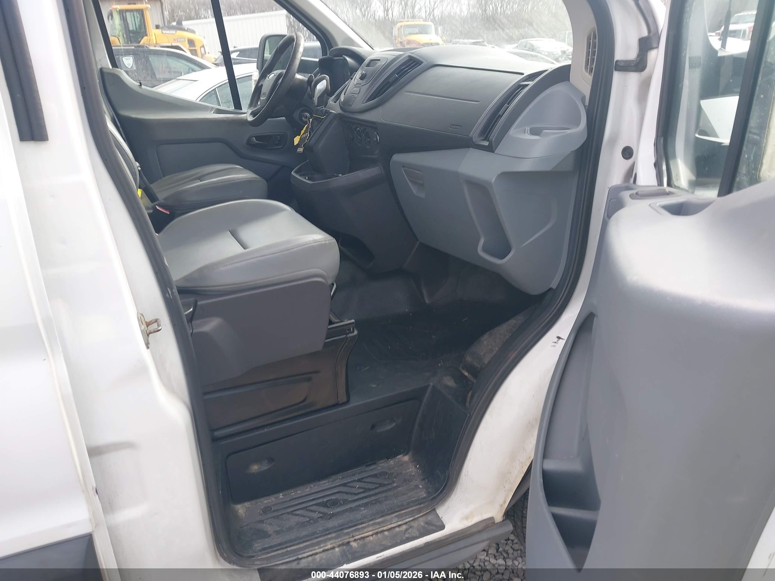 FORD TRANSIT-250 image 5