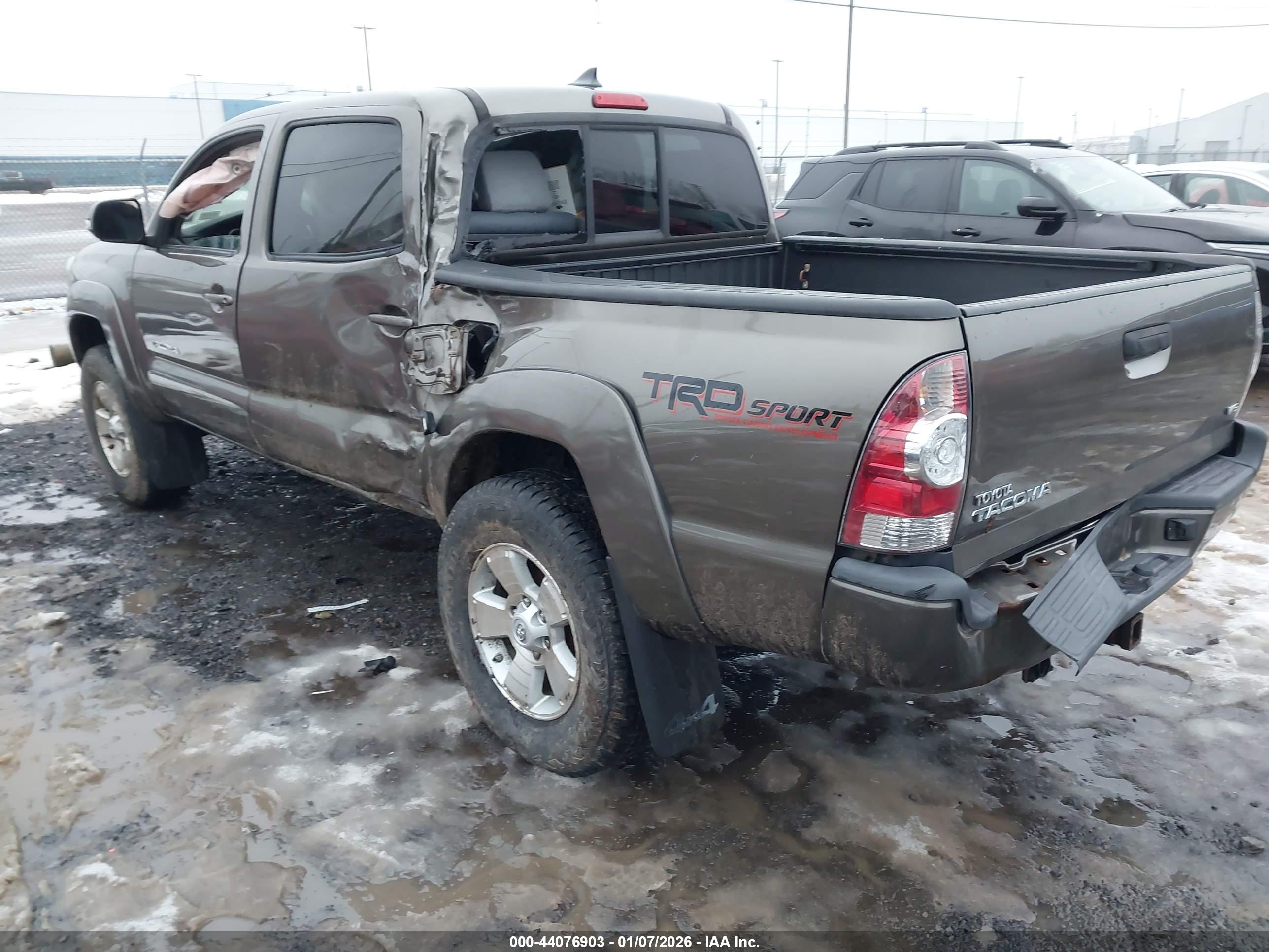 TOYOTA TACOMA image 3