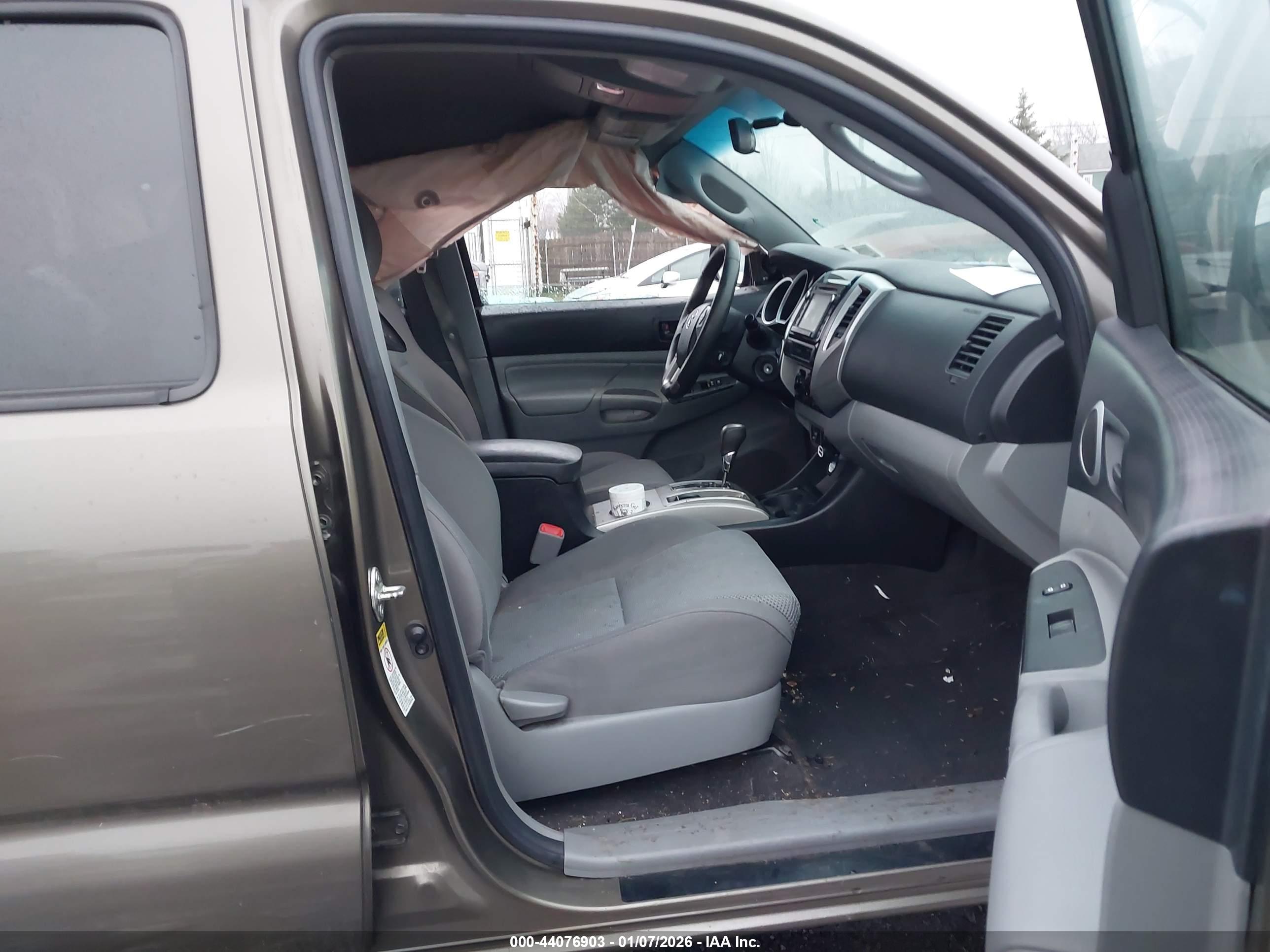 TOYOTA TACOMA image 5