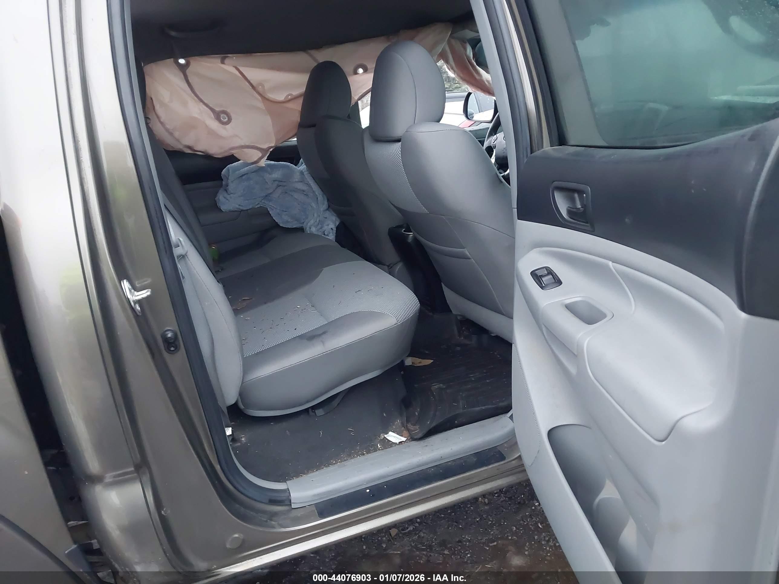 TOYOTA TACOMA image 8