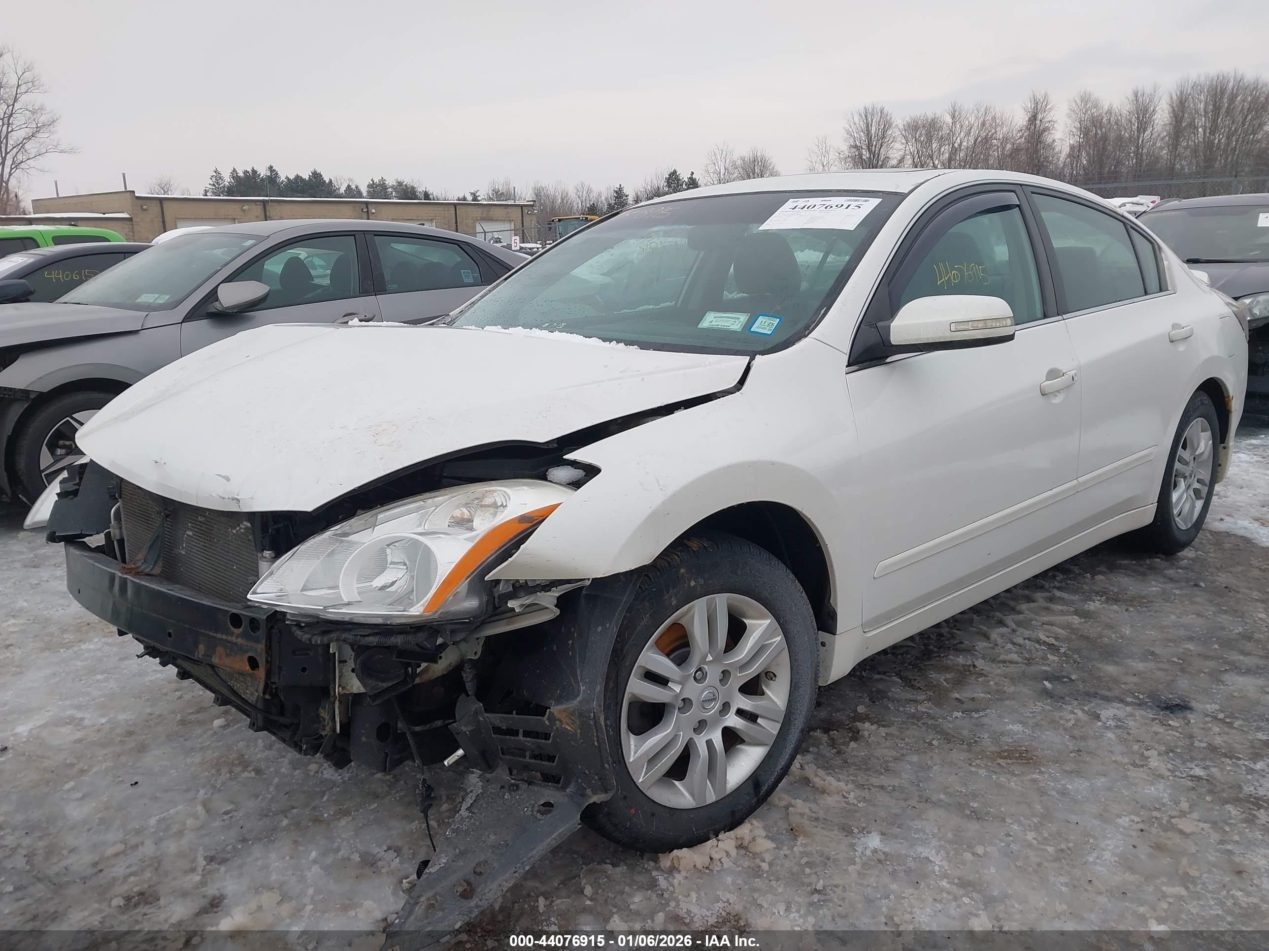 NISSAN ALTIMA image 2