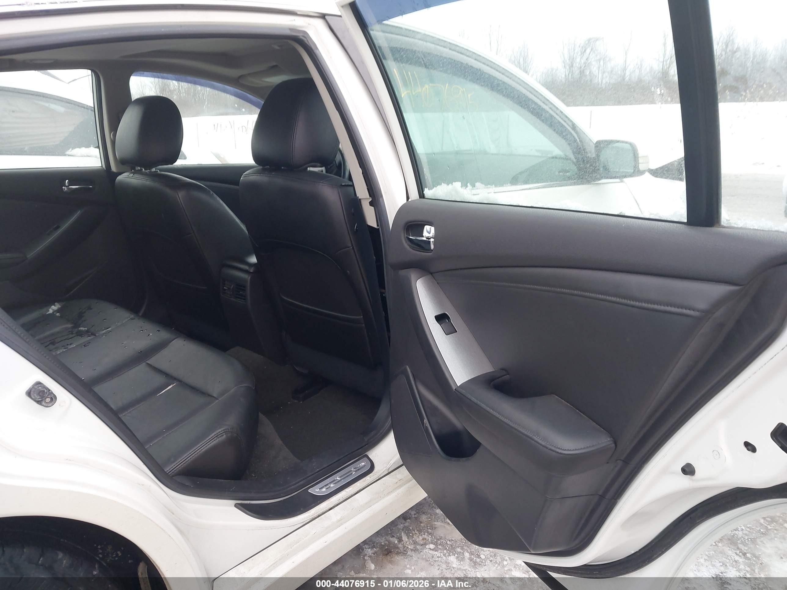 NISSAN ALTIMA image 8