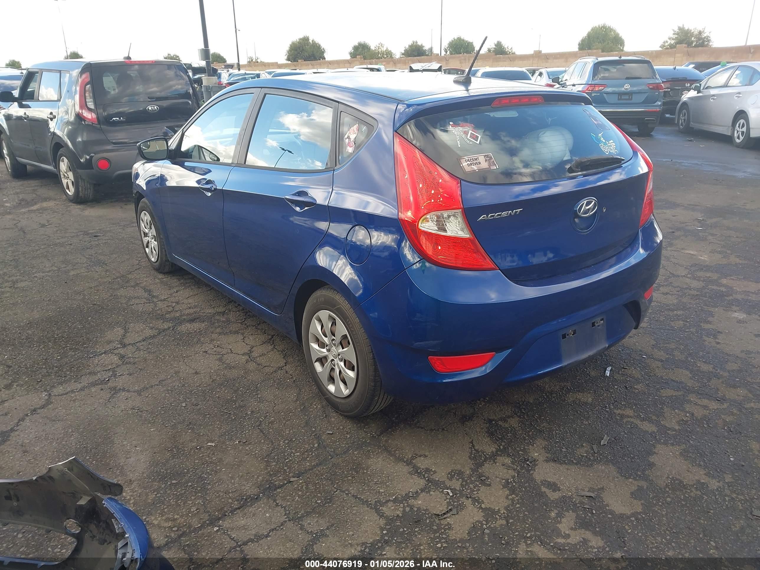 HYUNDAI ACCENT image 3