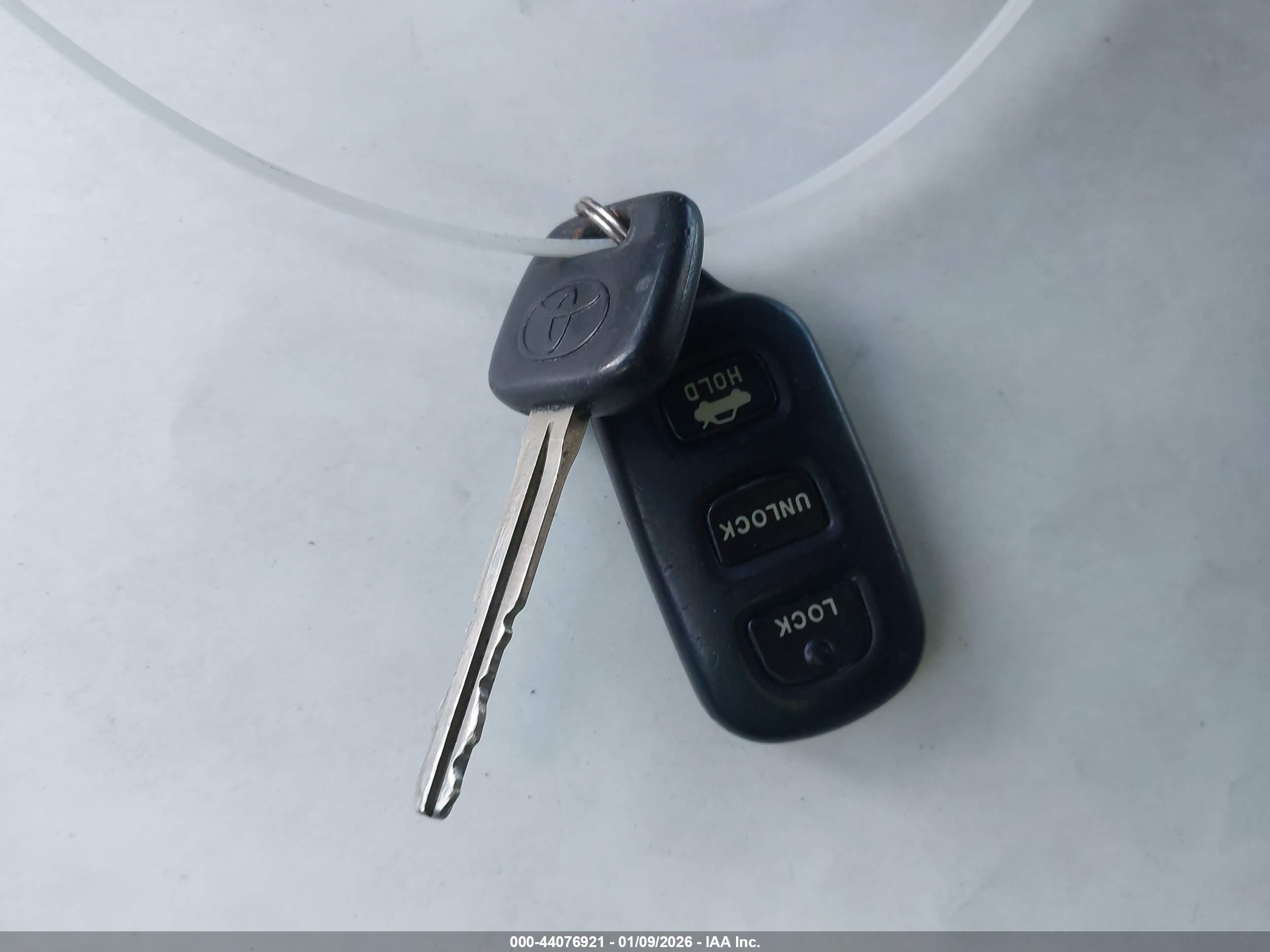 TOYOTA CAMRY image 11