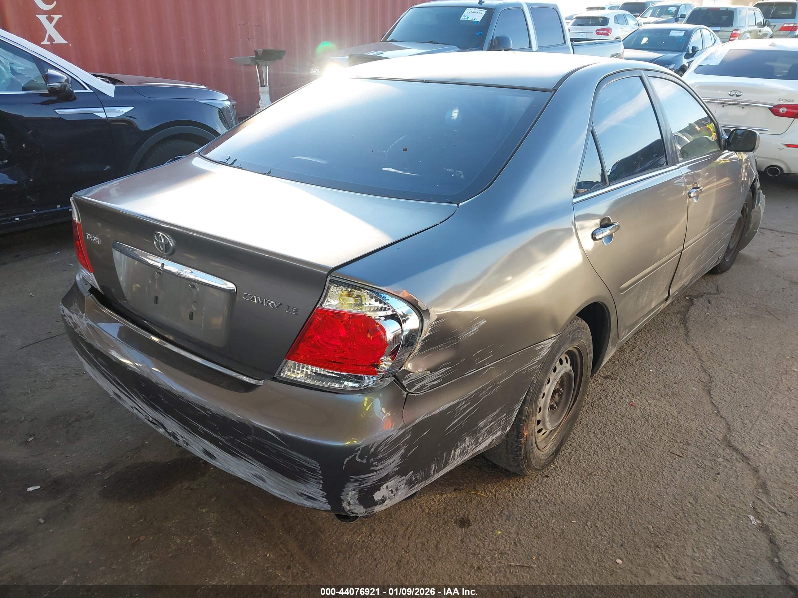 TOYOTA CAMRY image 4