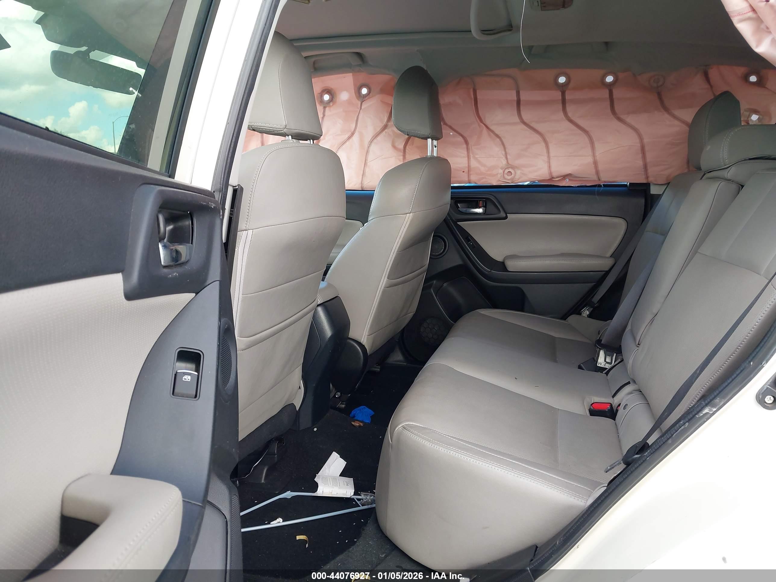 SUBARU FORESTER image 8
