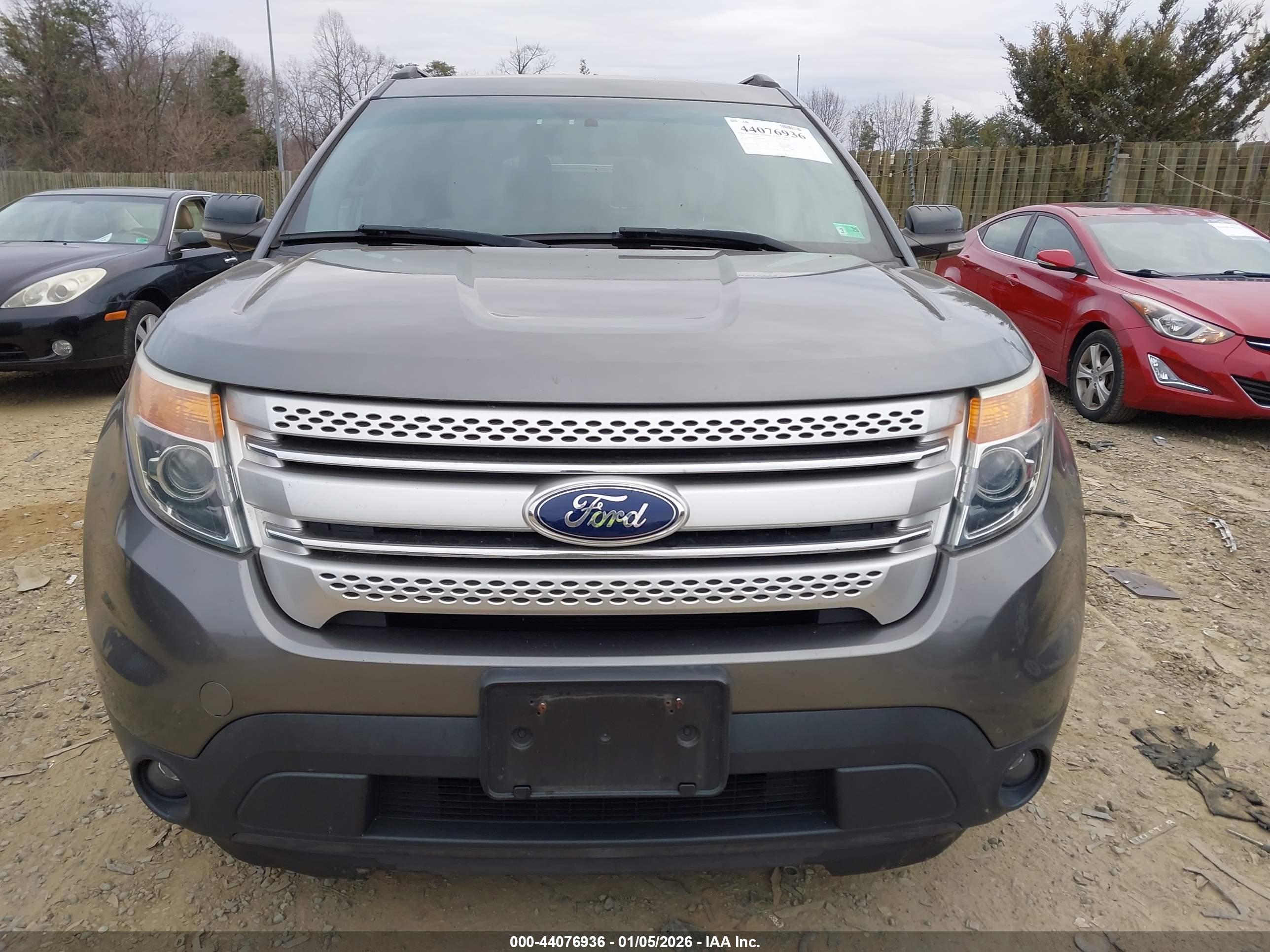 FORD EXPLORER image 6