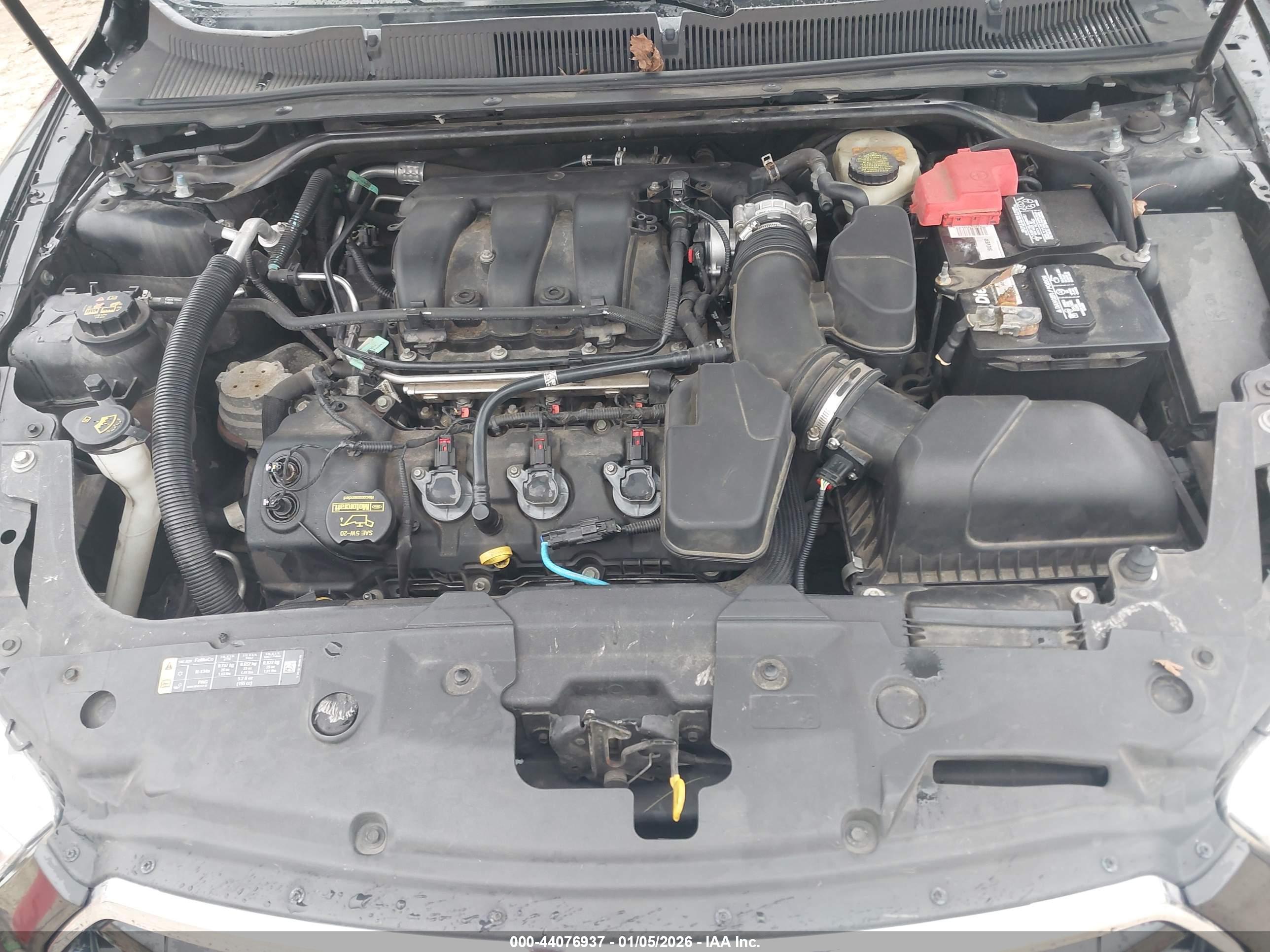 FORD TAURUS image 10