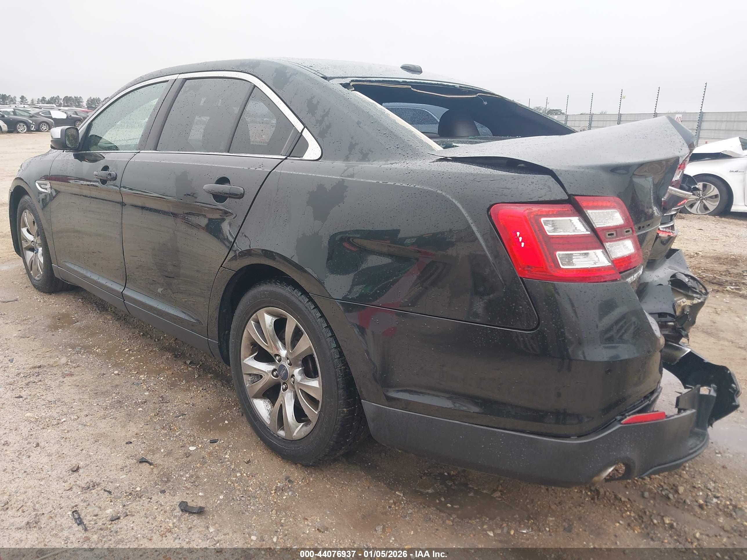 FORD TAURUS image 3