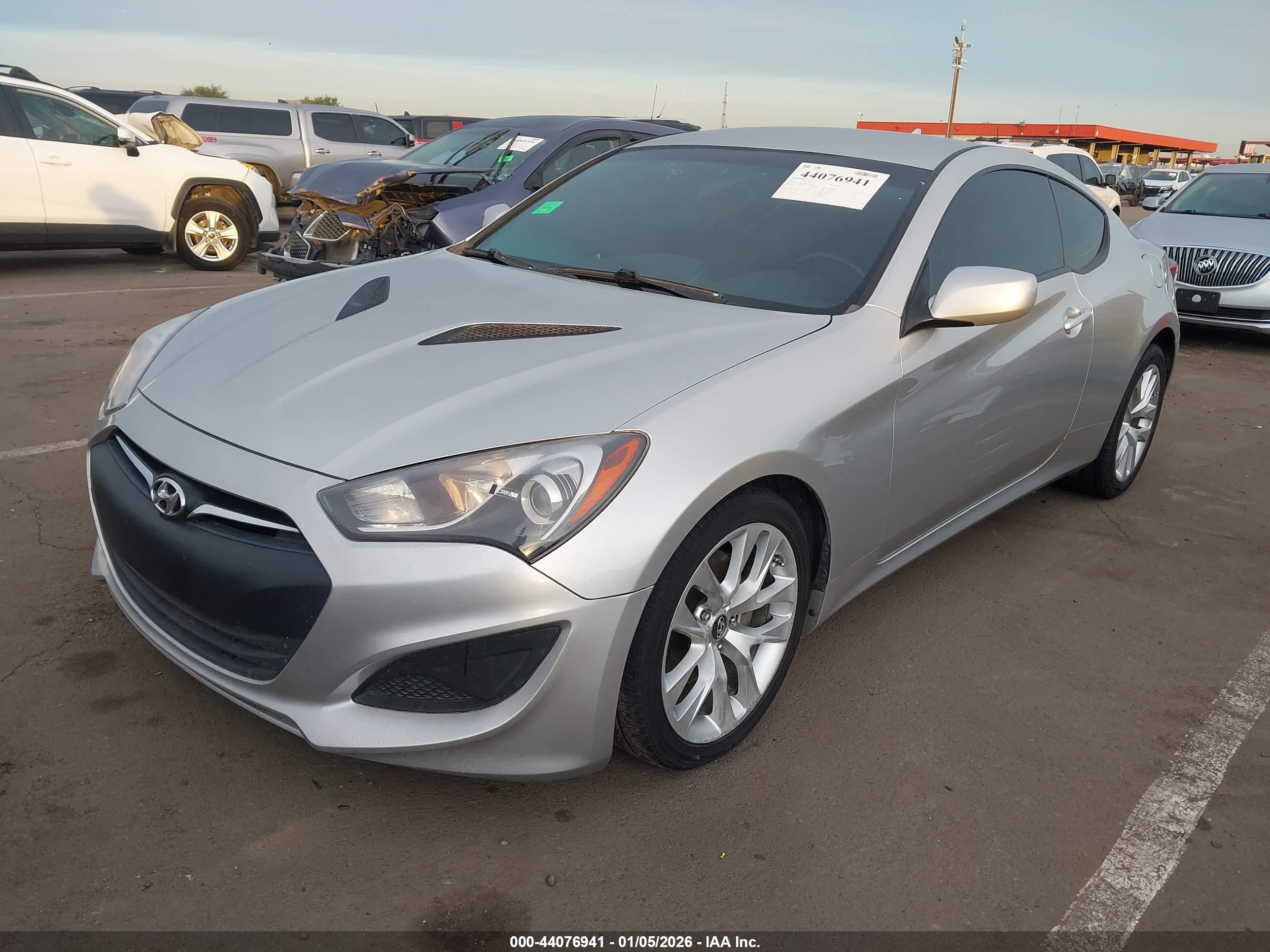 HYUNDAI GENESIS image 2