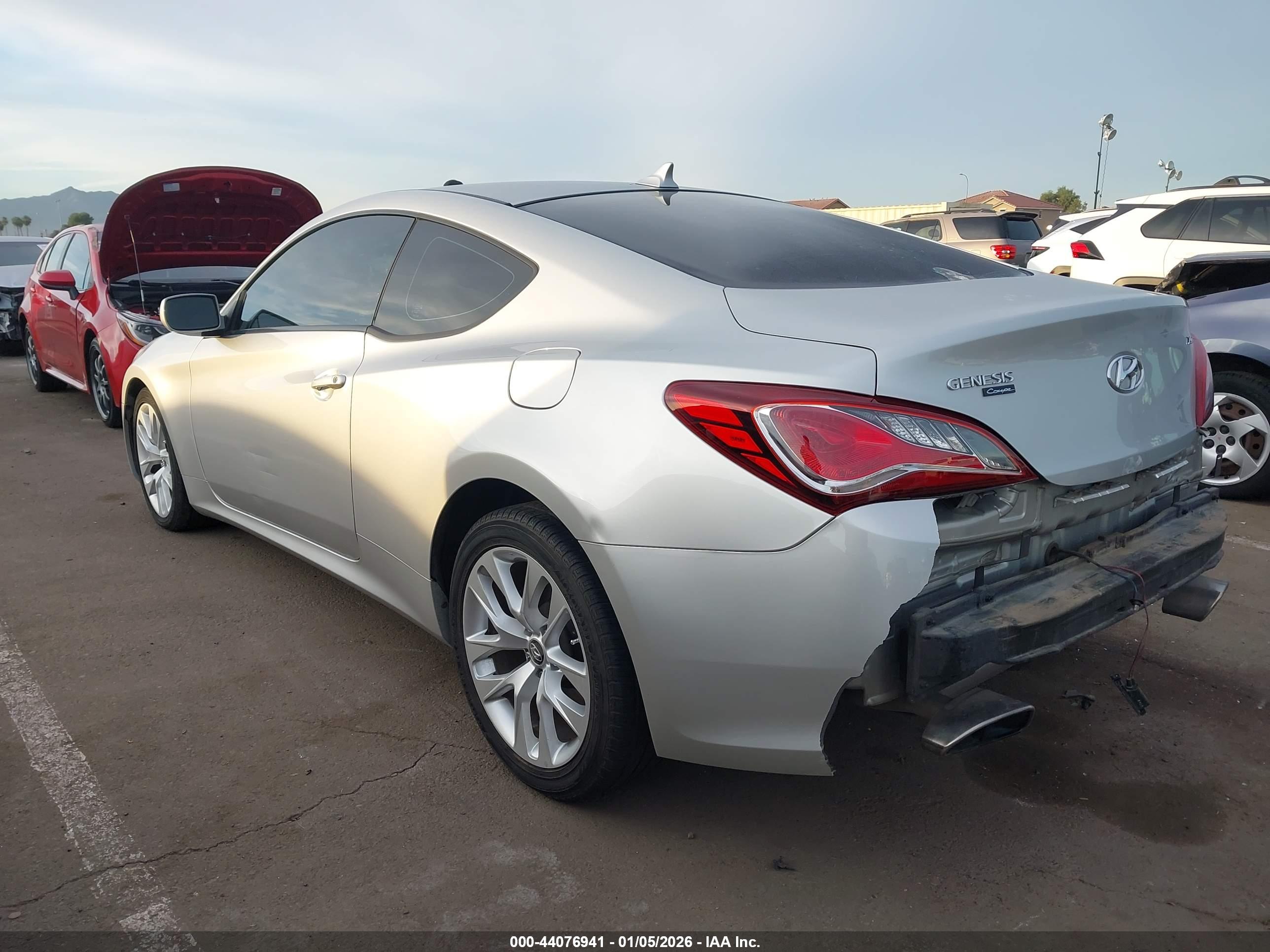 HYUNDAI GENESIS image 3