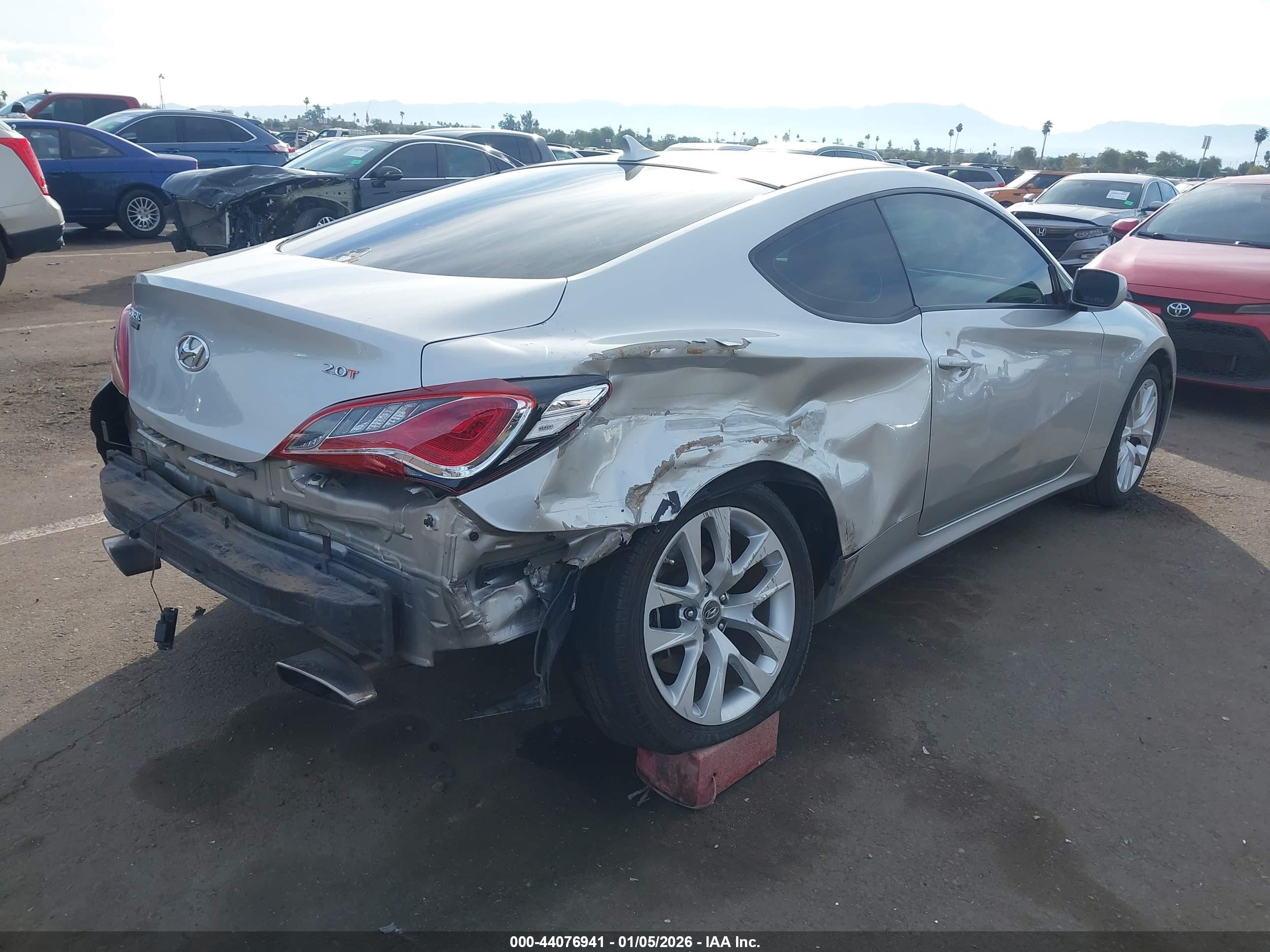 HYUNDAI GENESIS image 4