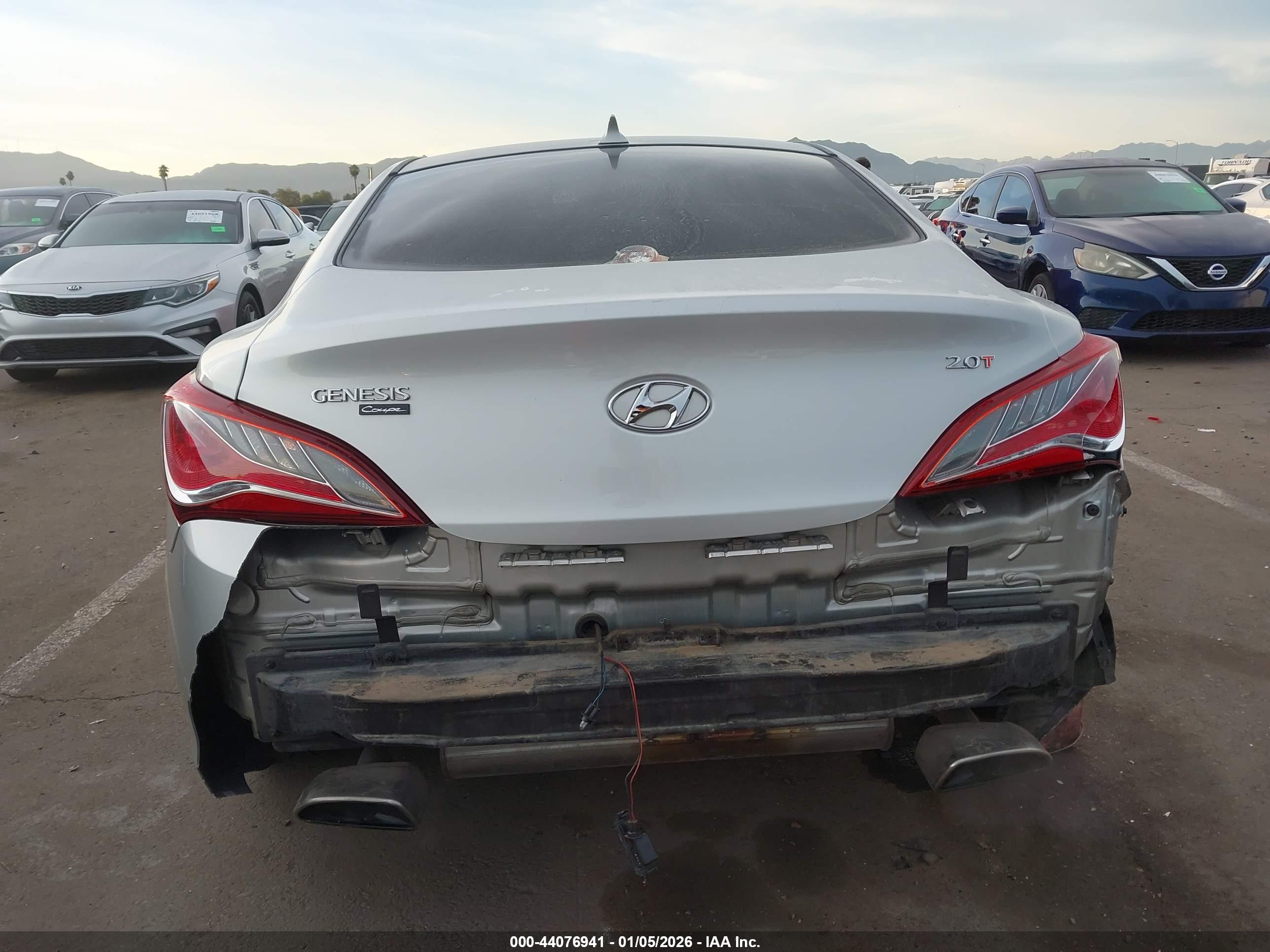 HYUNDAI GENESIS image 6