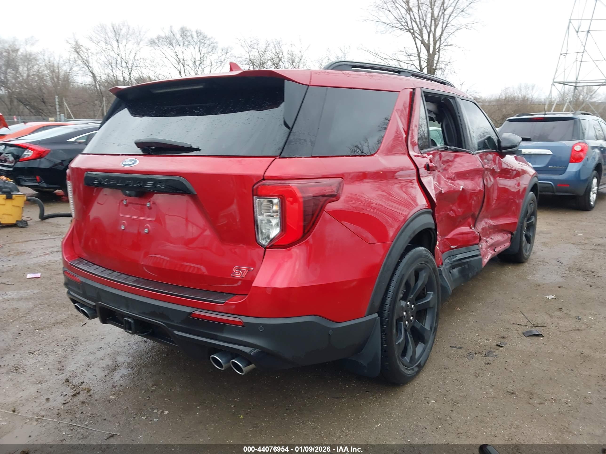 FORD EXPLORER image 4