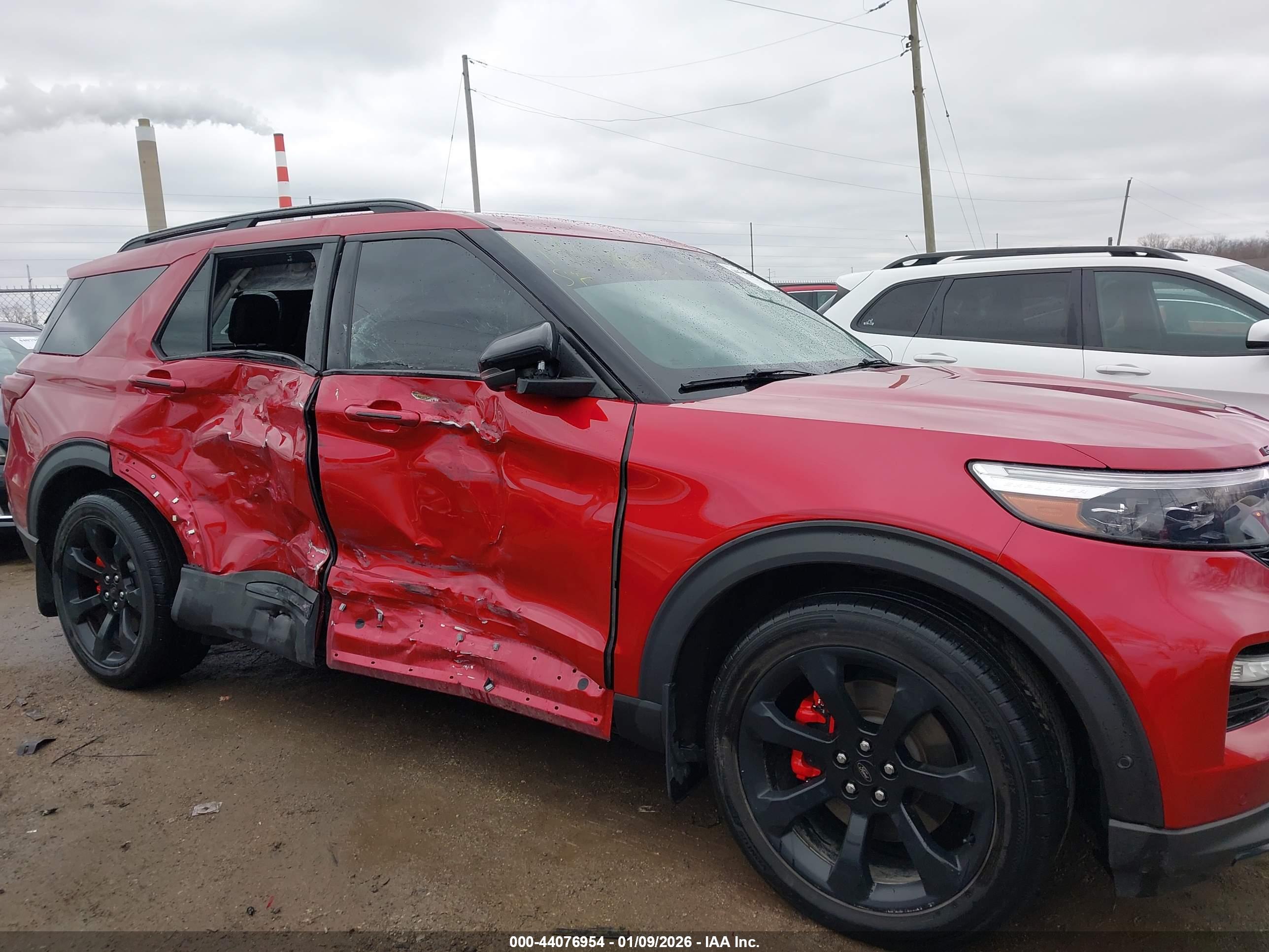 FORD EXPLORER image 6