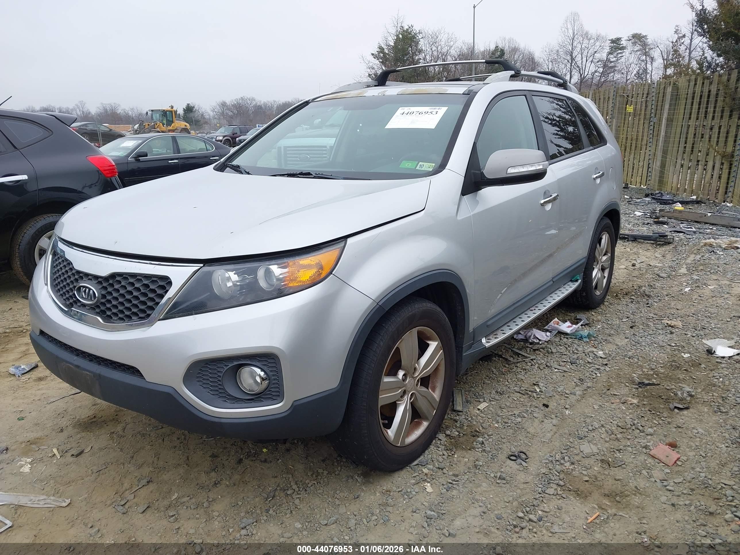 KIA SORENTO image 2