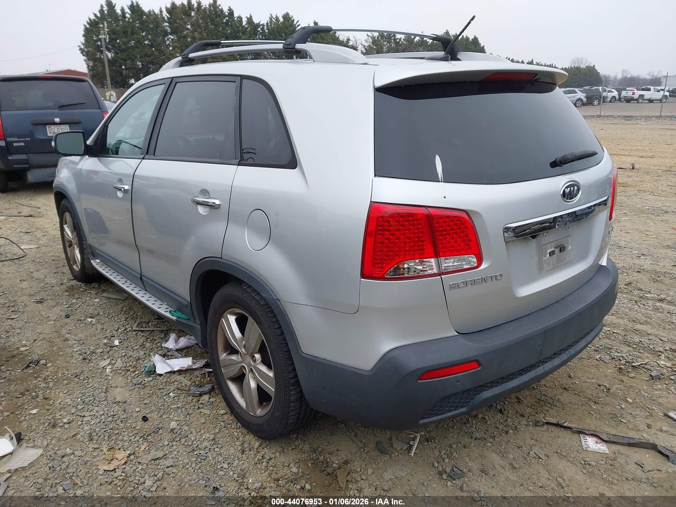 KIA SORENTO image 3
