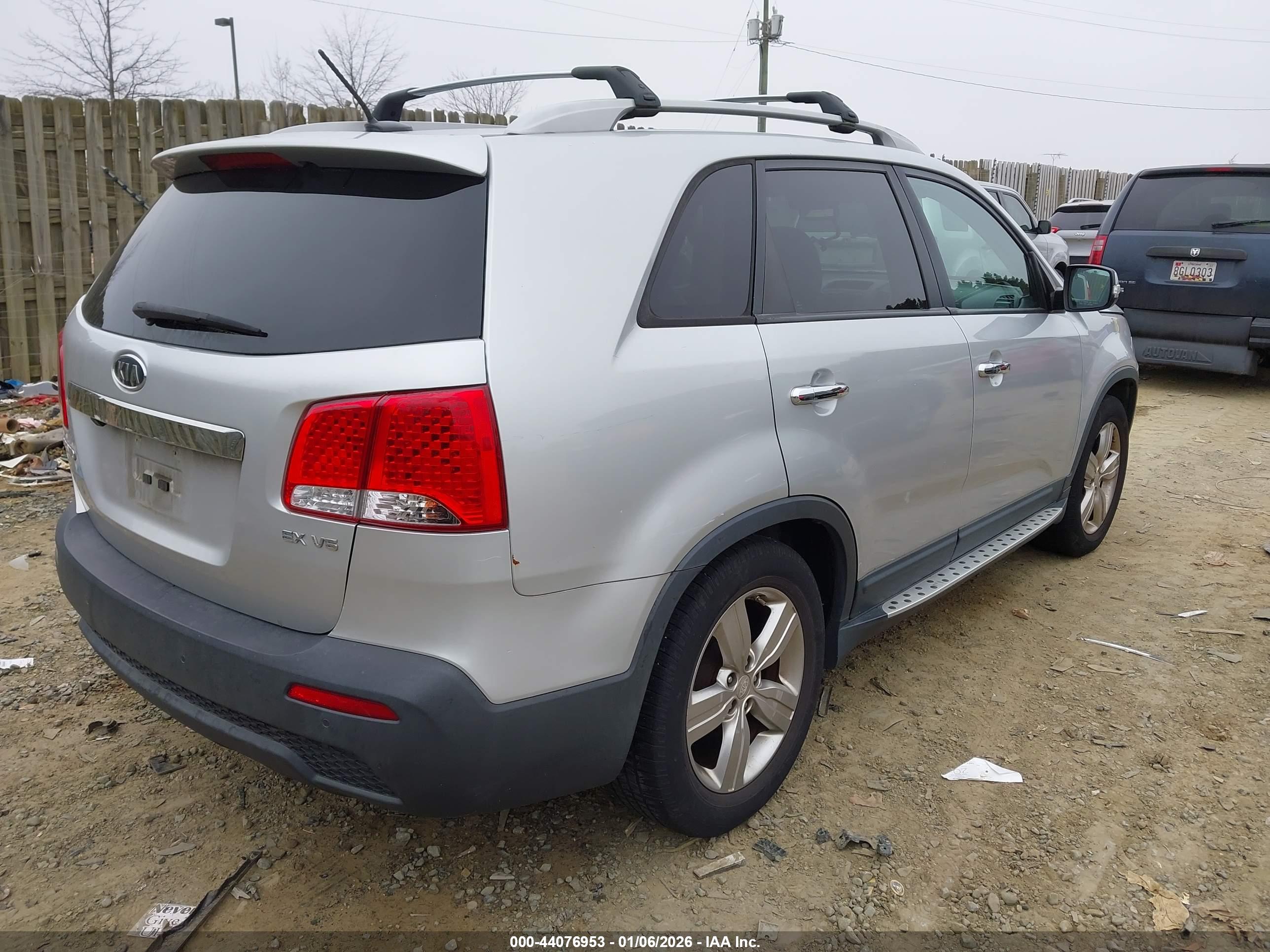 KIA SORENTO image 4