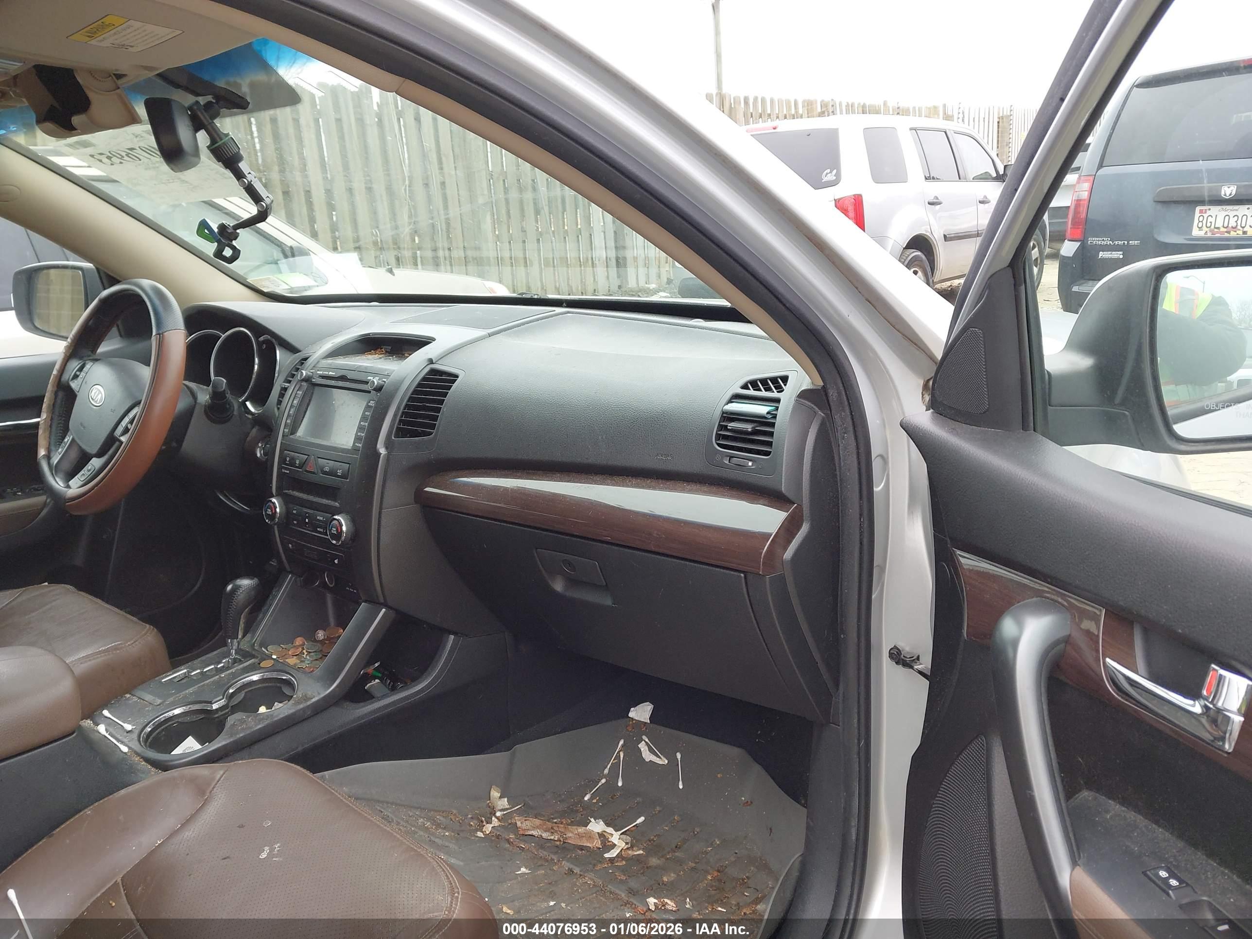 KIA SORENTO image 5