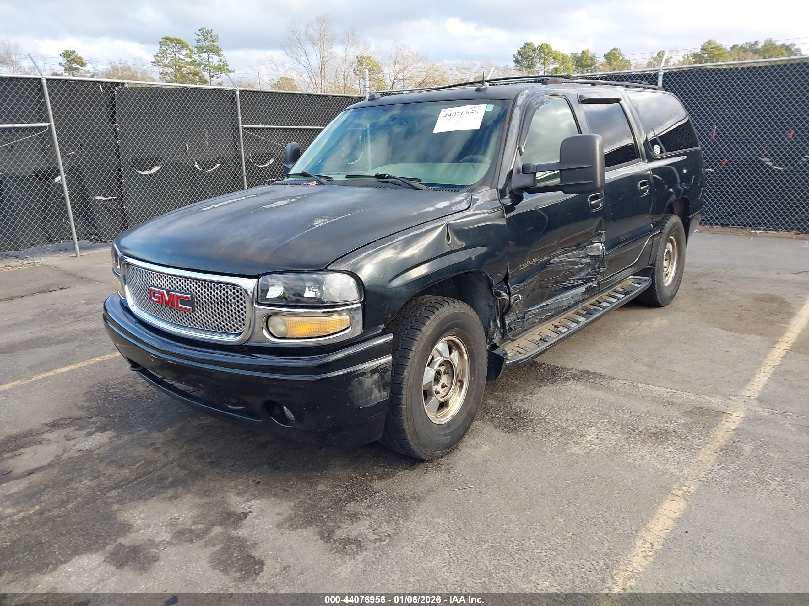 GMC YUKON image 2