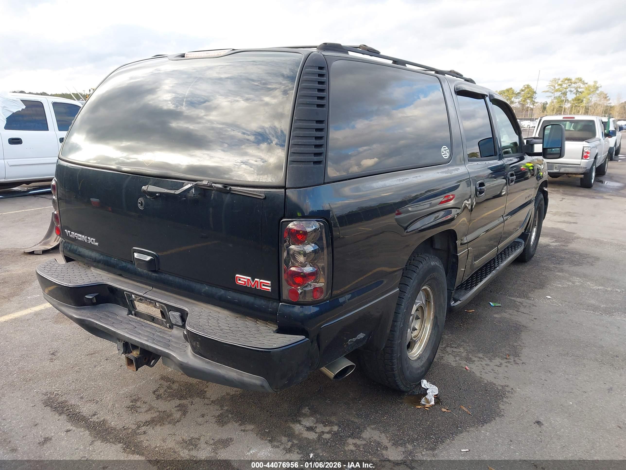 GMC YUKON image 4