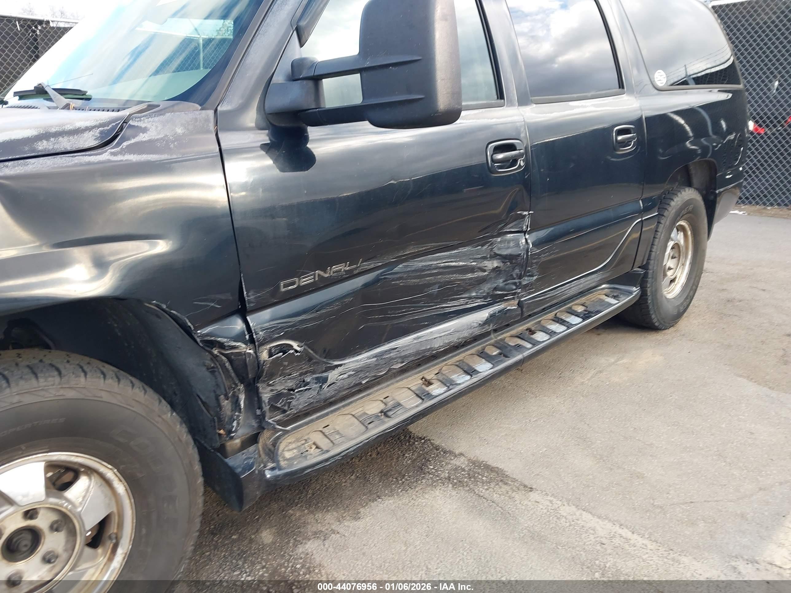 GMC YUKON image 6