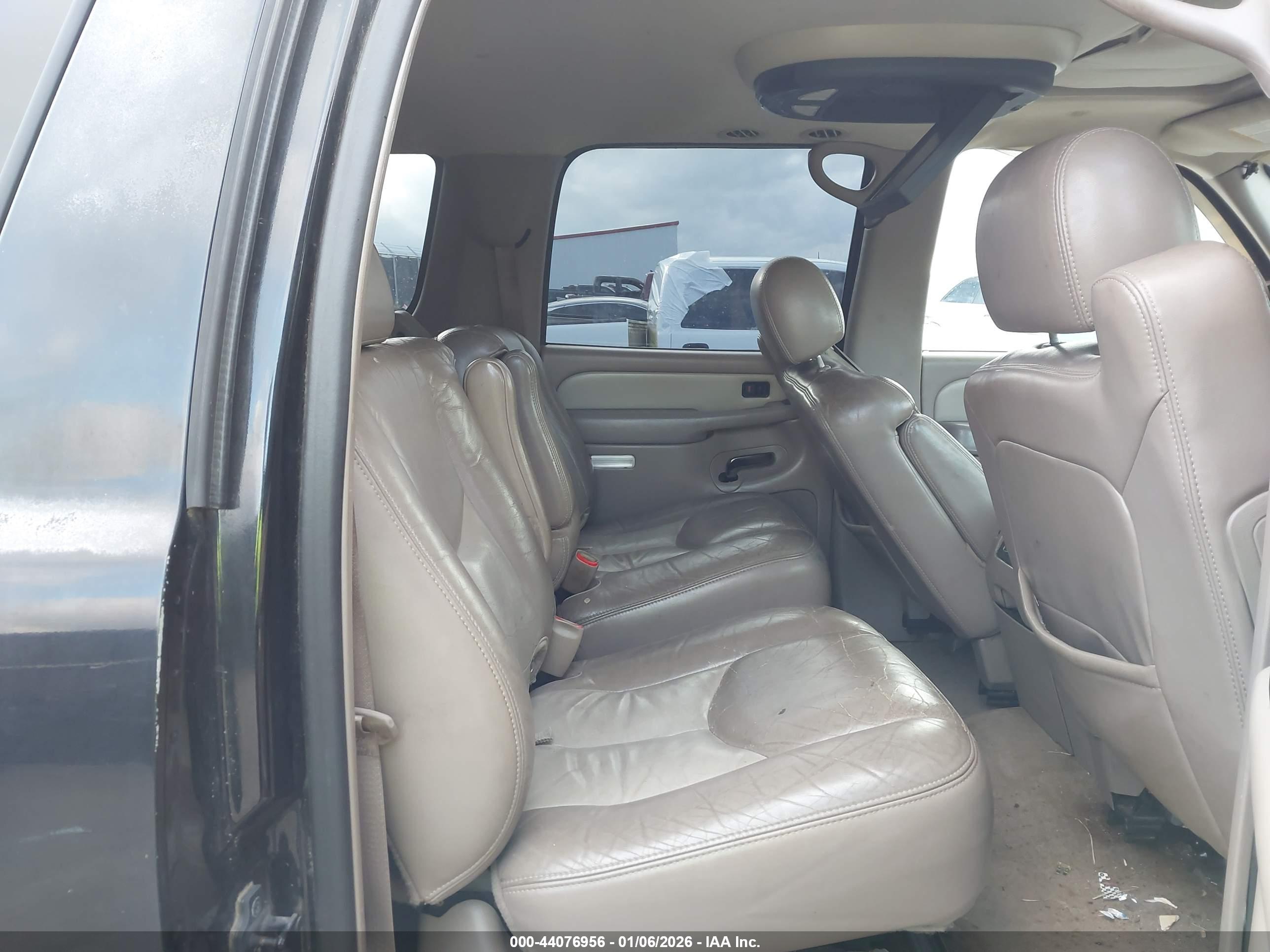 GMC YUKON image 8