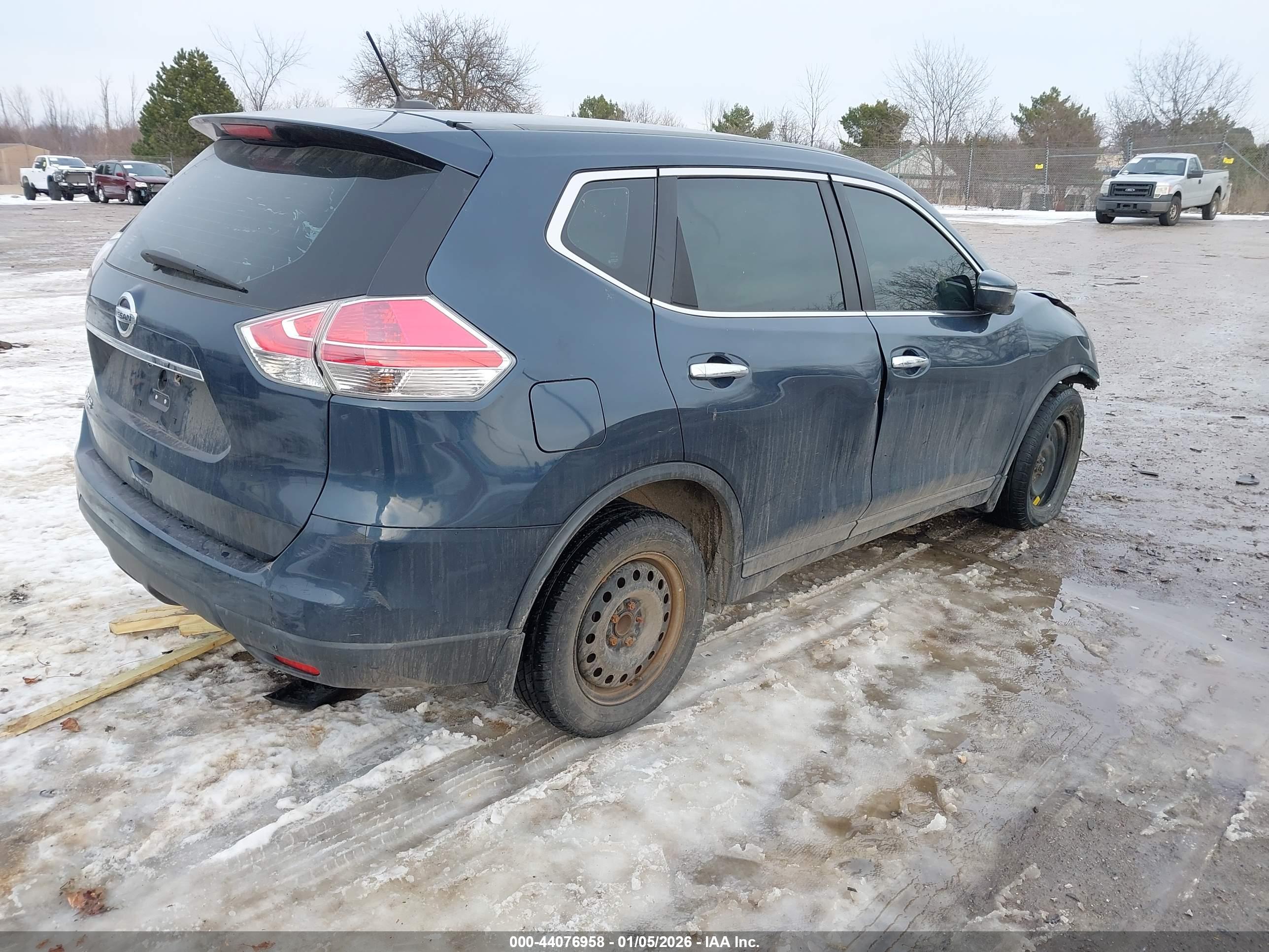 NISSAN ROGUE image 4