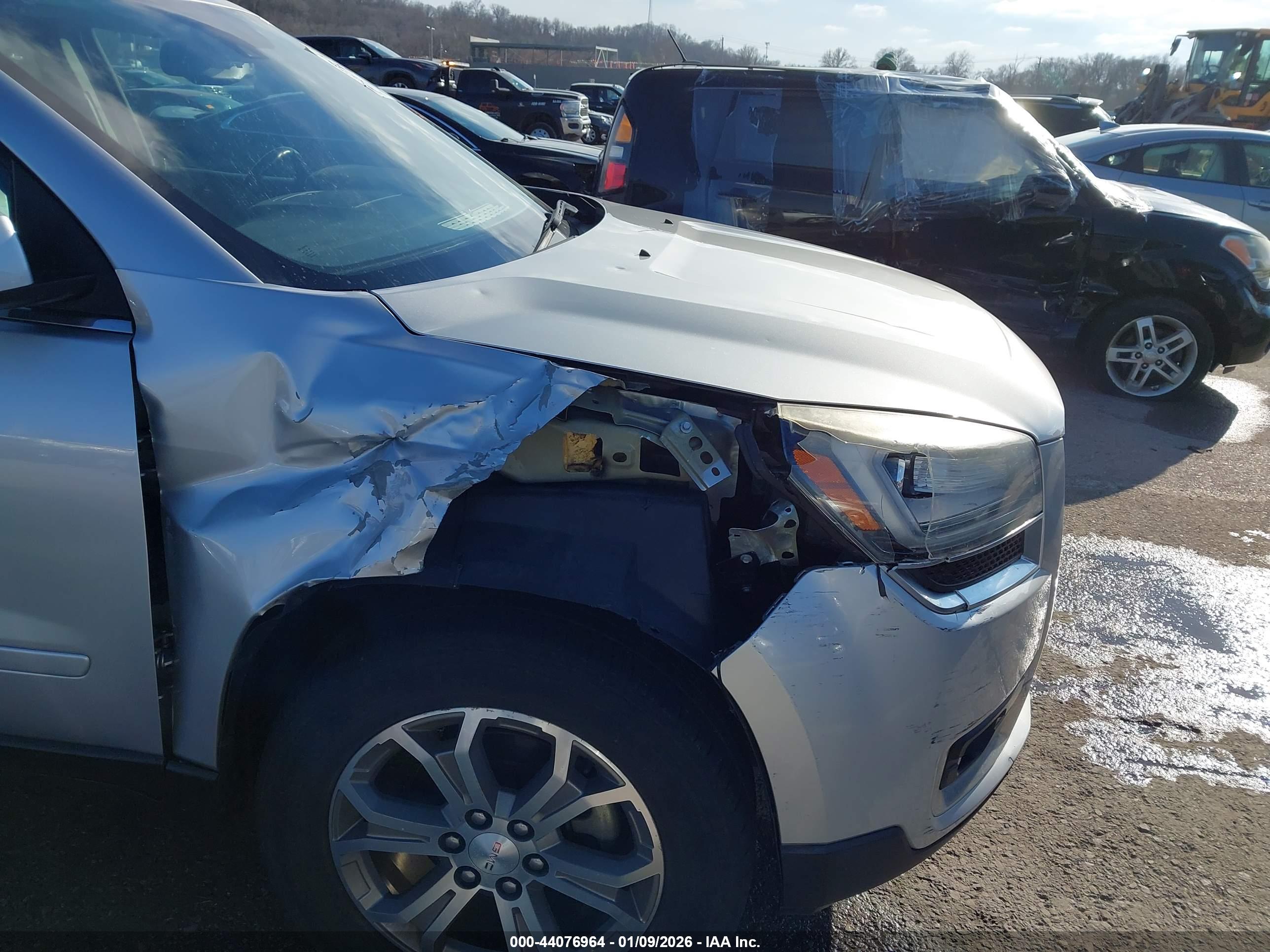 GMC ACADIA image 6