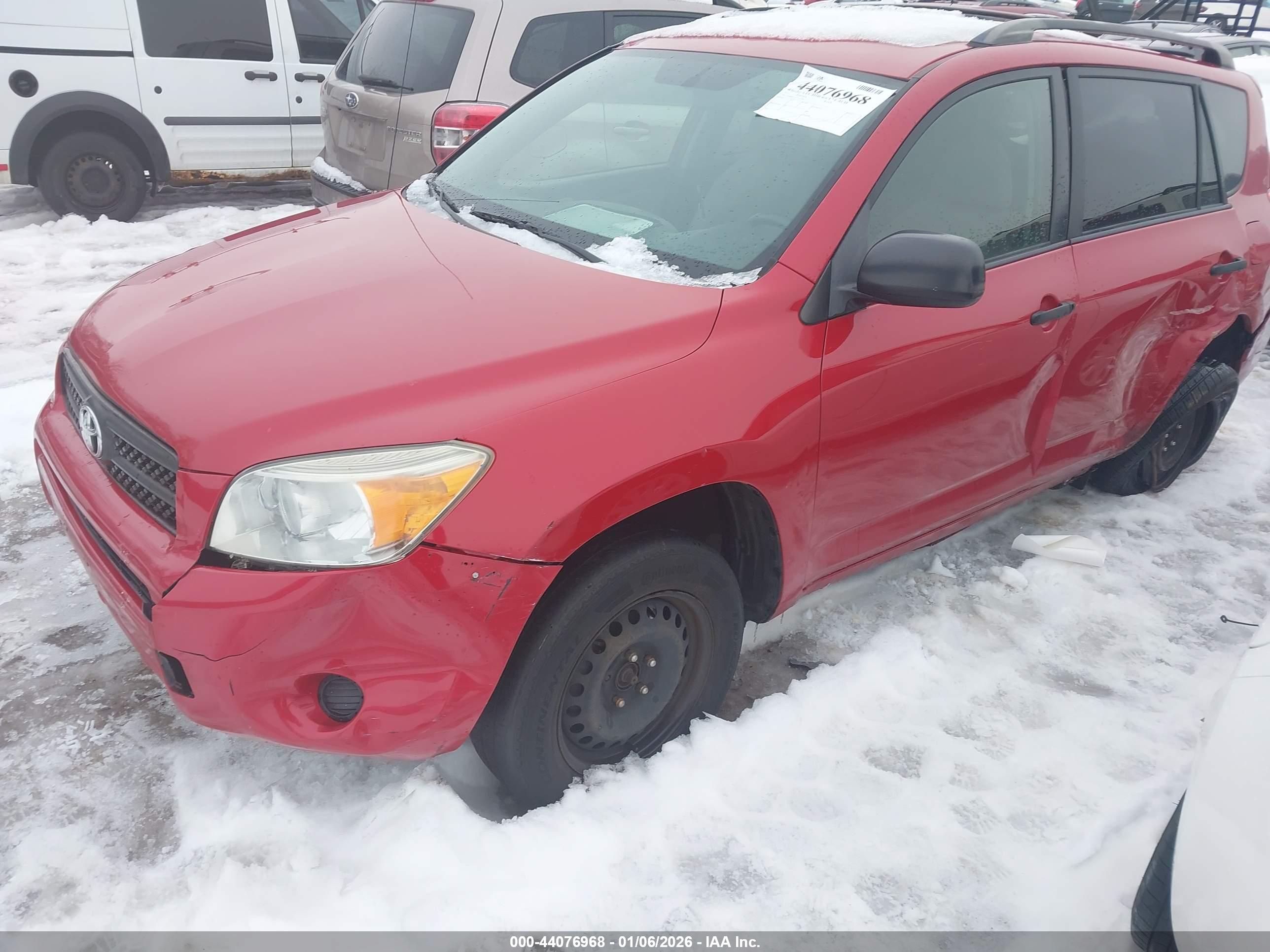 TOYOTA RAV4 image 2