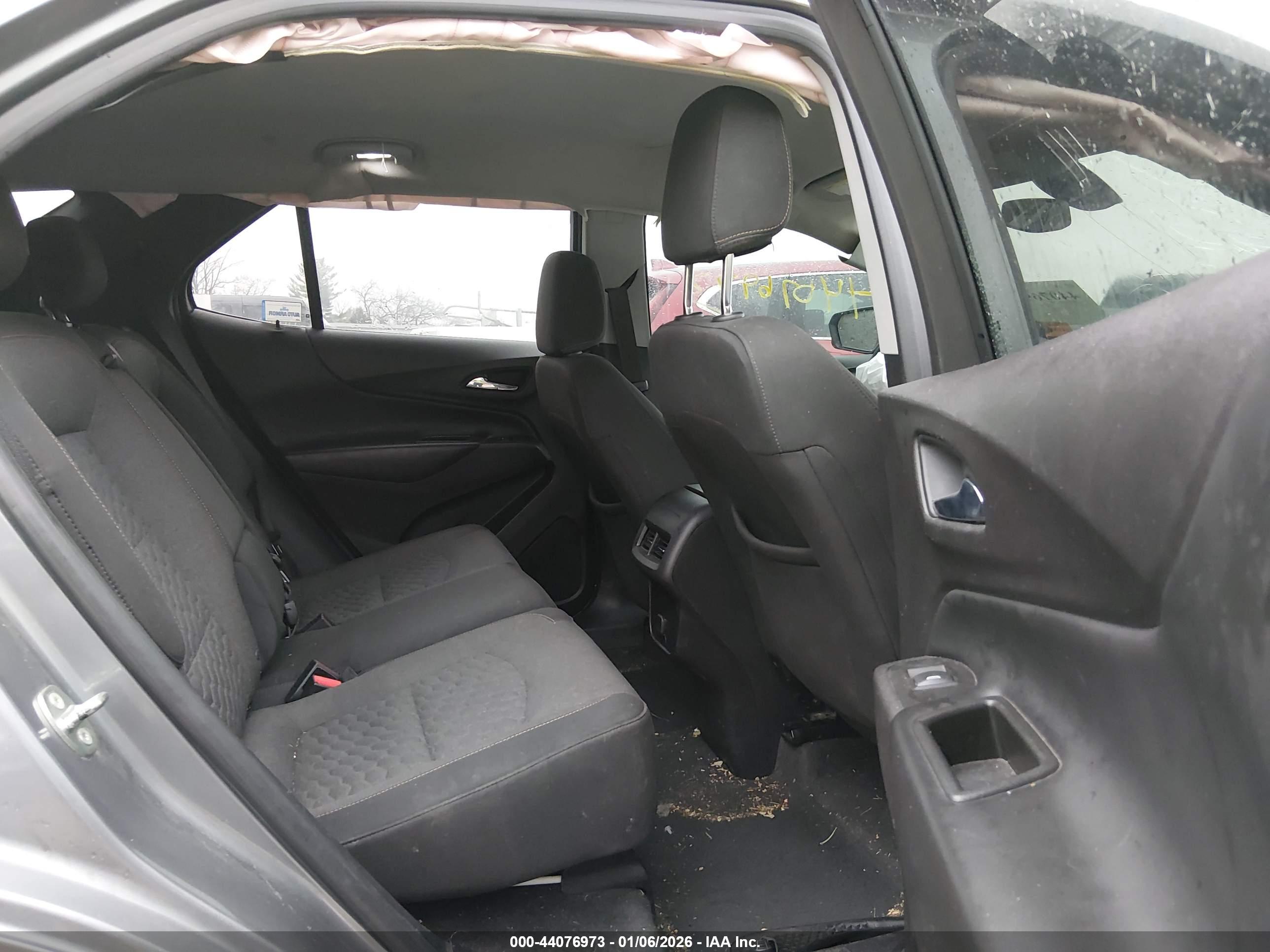 CHEVROLET EQUINOX image 8