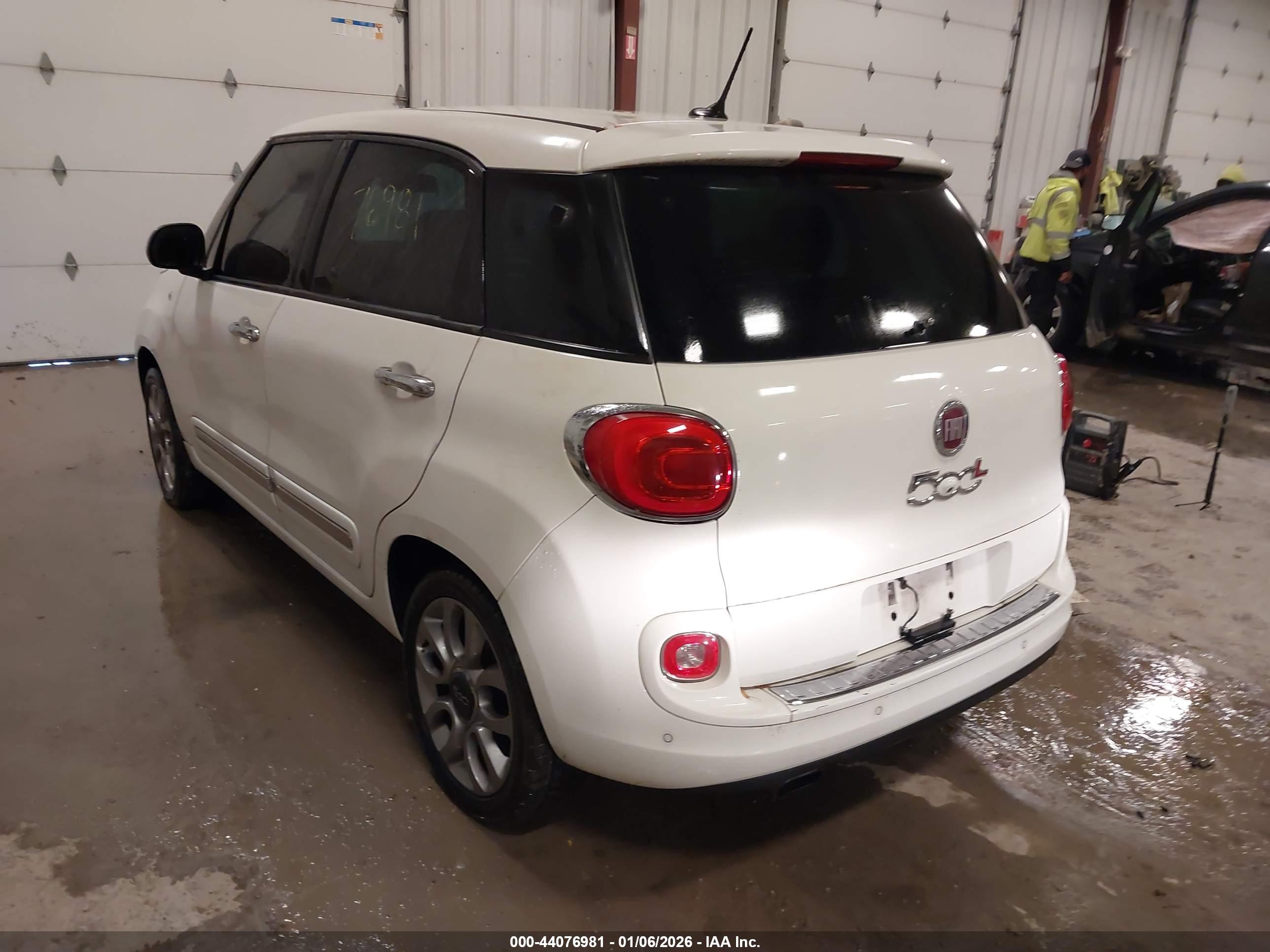 FIAT 500L image 3