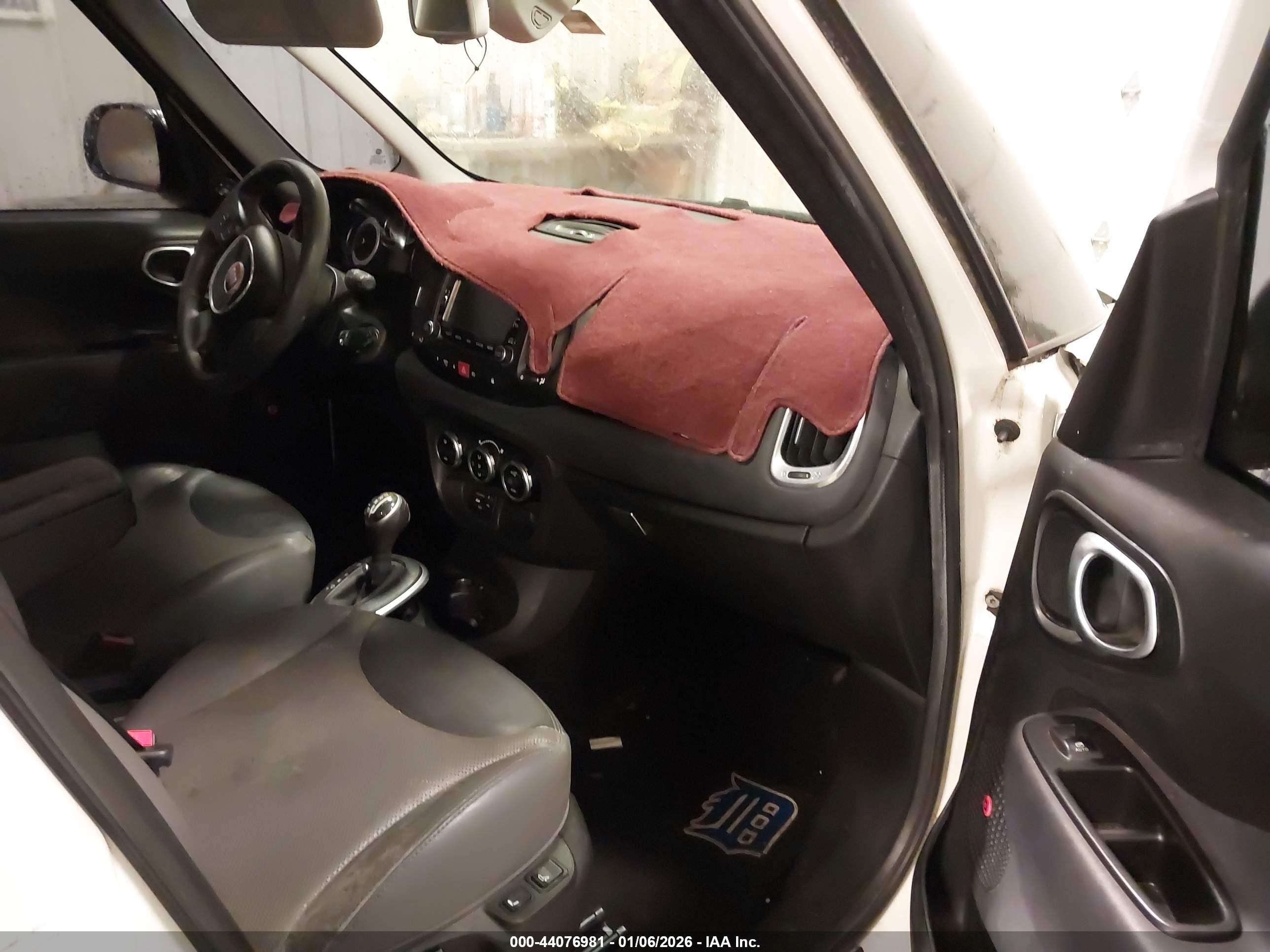 FIAT 500L image 5