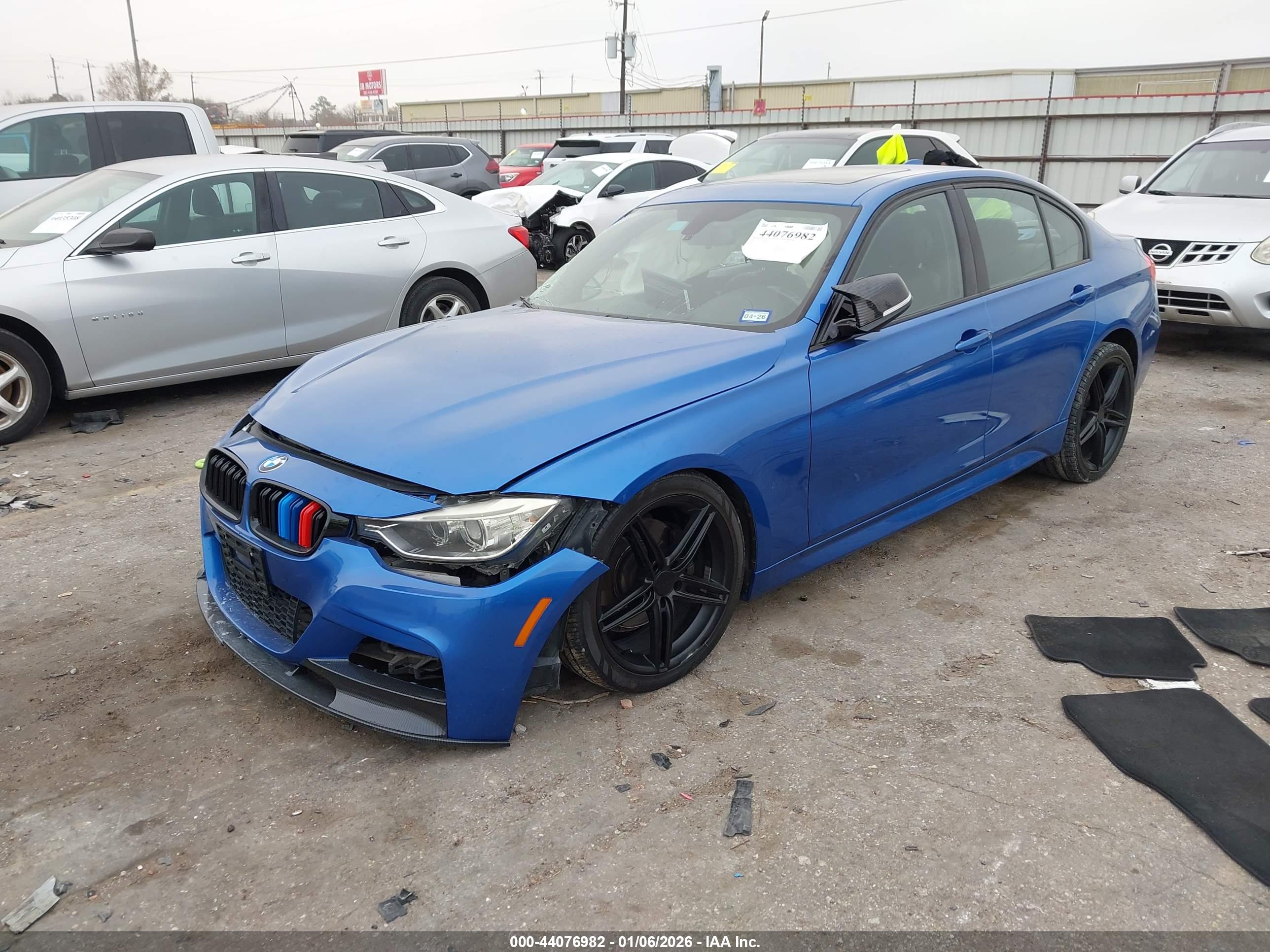 BMW 328I image 2